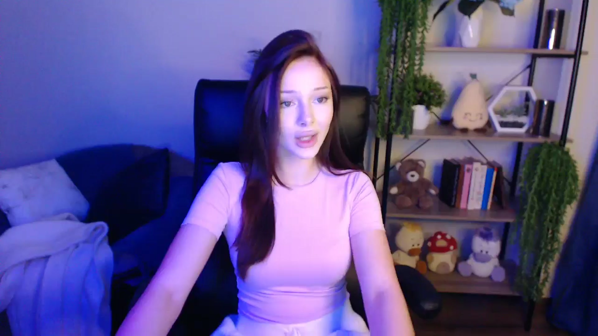 Gallery image thumbnail from KateManelli's myfreecams stream on, 04/14/2025, 11:10 image 3 of 20