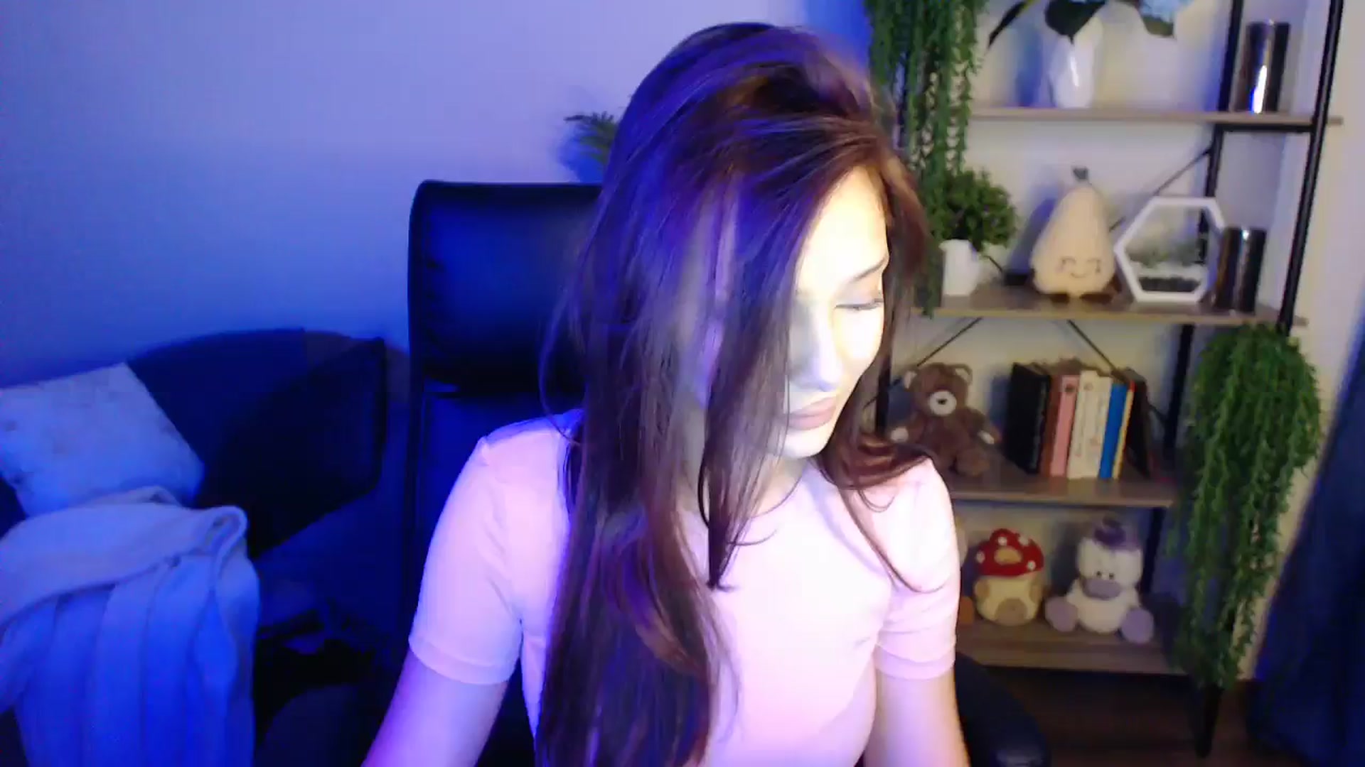 Gallery image thumbnail from KateManelli's myfreecams stream on, 04/14/2025, 11:10 image 6 of 20