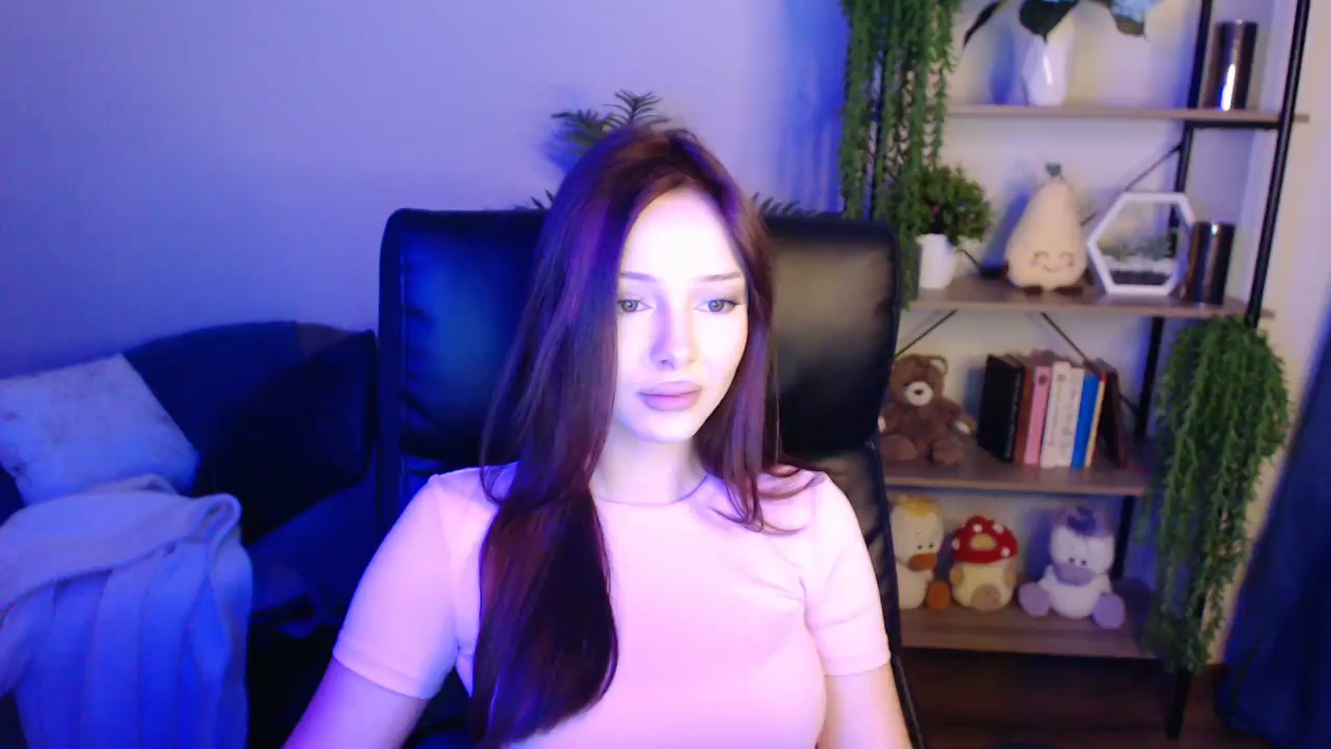 Gallery image thumbnail from KateManelli's myfreecams stream on, 04/14/2025, 11:10 image 2 of 20