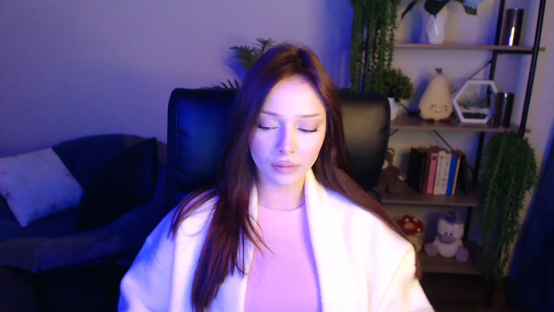 Gallery image thumbnail from KateManelli's myfreecams stream on, 04/14/2025, 12:08 image 9 of 20