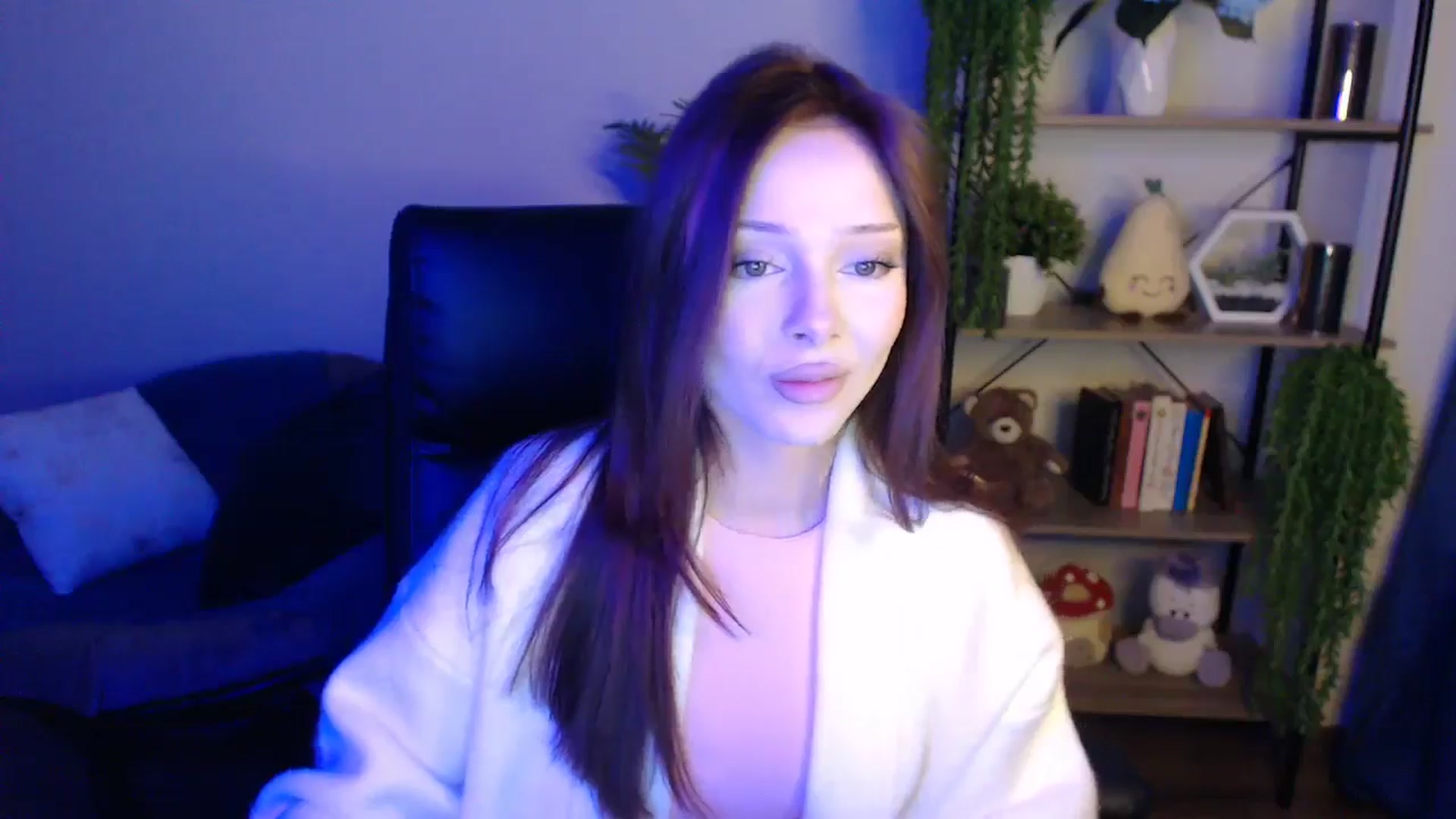 Gallery image thumbnail from KateManelli's myfreecams stream on, 04/14/2025, 12:08 image 20 of 20