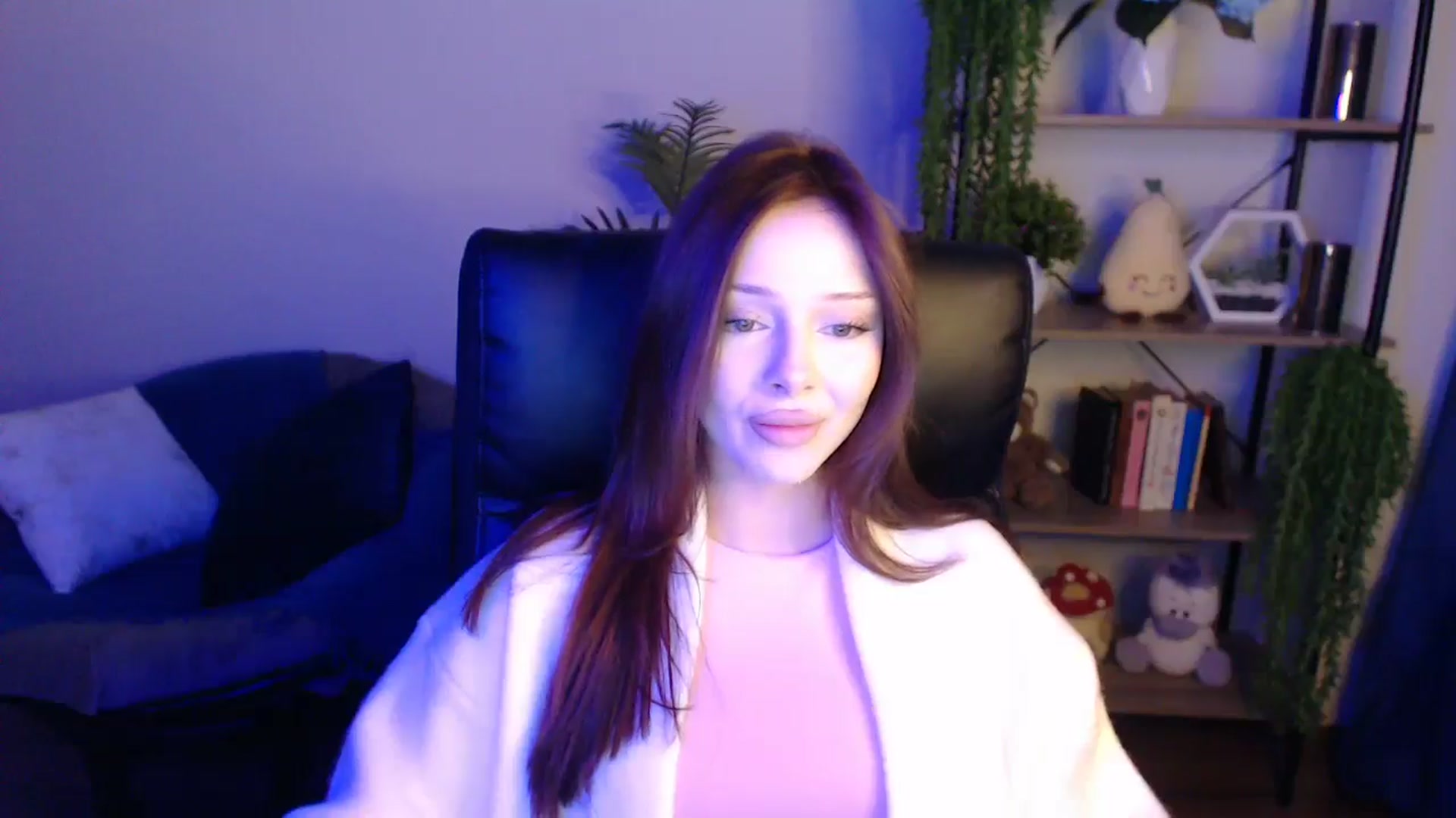 Gallery image thumbnail from KateManelli's myfreecams stream on, 04/14/2025, 12:08 image 3 of 20