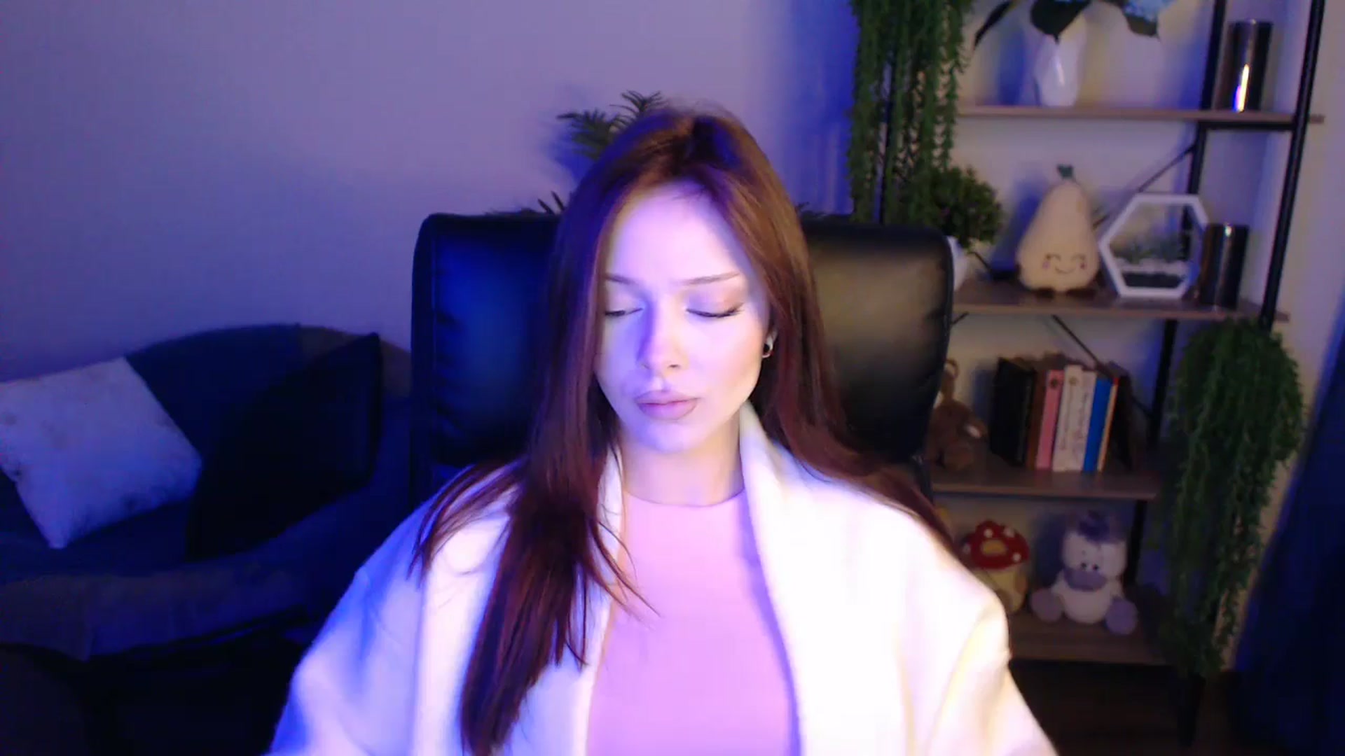 Gallery image thumbnail from KateManelli's myfreecams stream on, 04/14/2025, 12:08 image 12 of 20