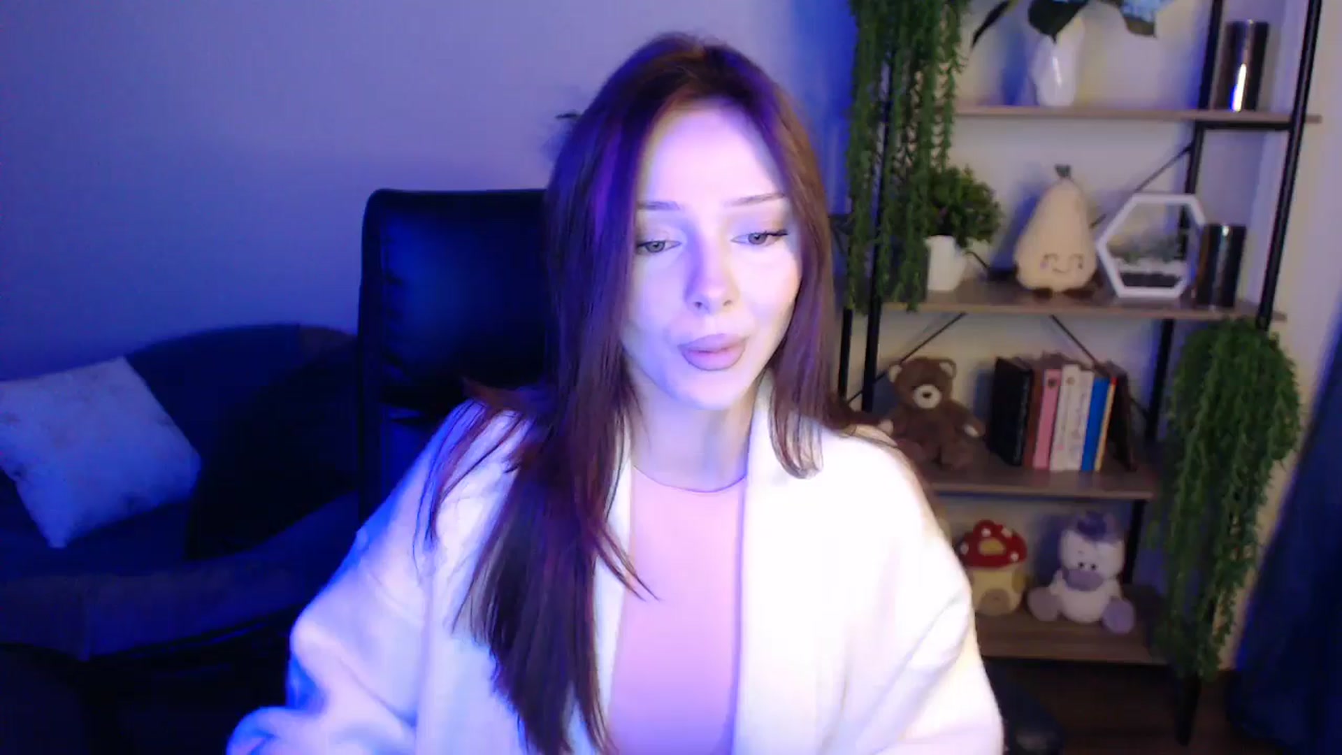 Gallery image thumbnail from KateManelli's myfreecams stream on, 04/14/2025, 12:08 image 19 of 20