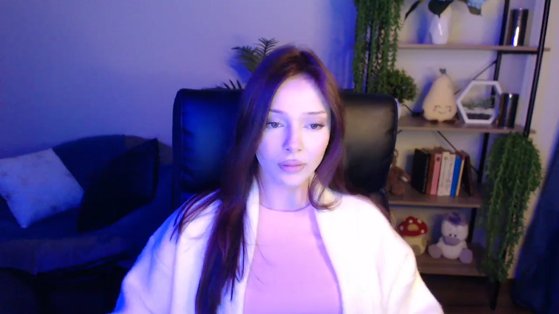 Gallery image thumbnail from KateManelli's myfreecams stream on, 04/14/2025, 12:08 image 16 of 20