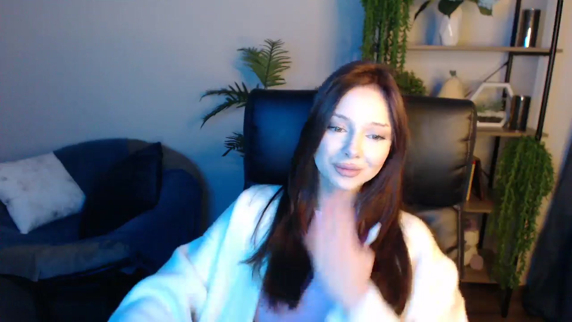 Gallery image thumbnail from KateManelli's myfreecams stream on, 04/14/2025, 13:54 image 17 of 20