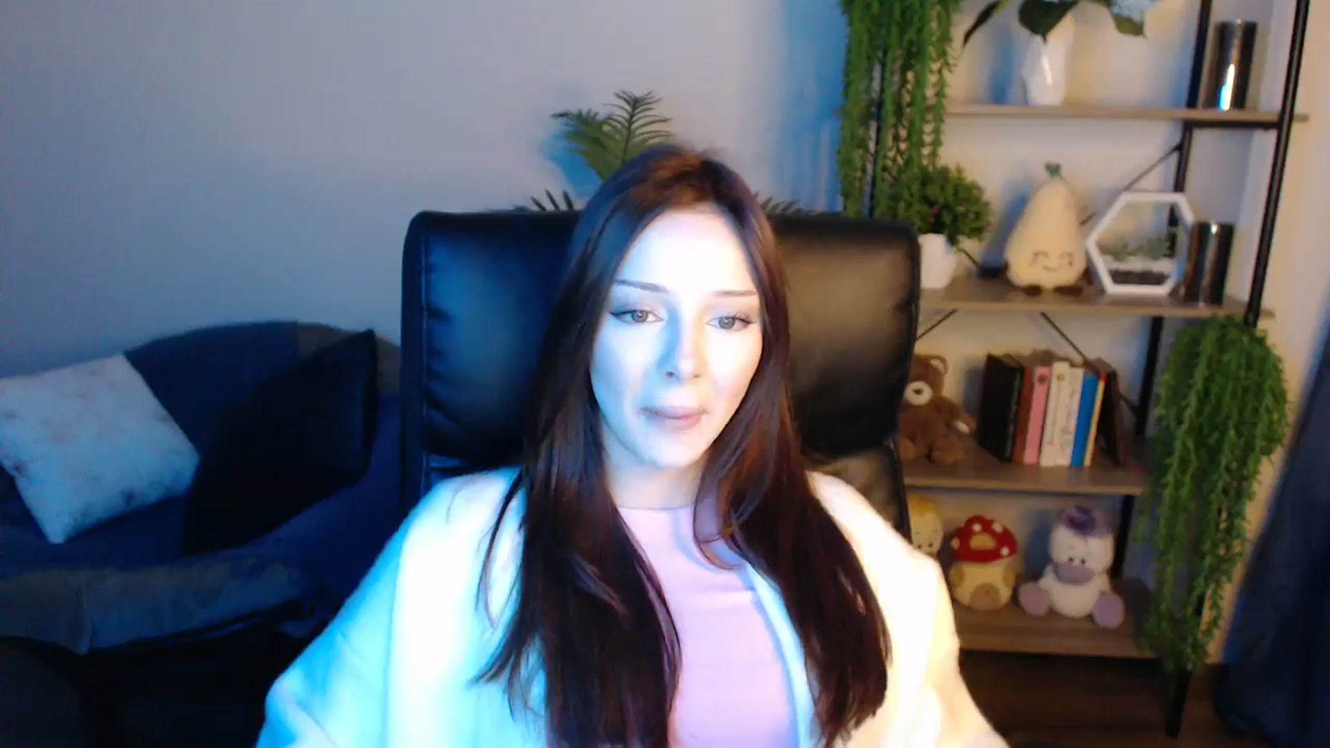 Gallery image thumbnail from KateManelli's myfreecams stream on, 04/14/2025, 13:54 image 18 of 20