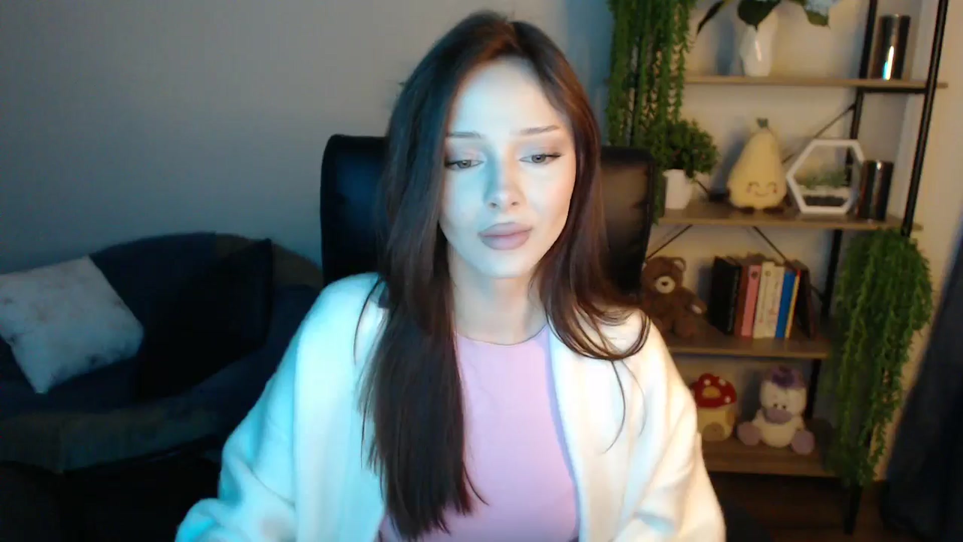 Gallery image thumbnail from KateManelli's myfreecams stream on, 04/14/2025, 13:54 image 3 of 20