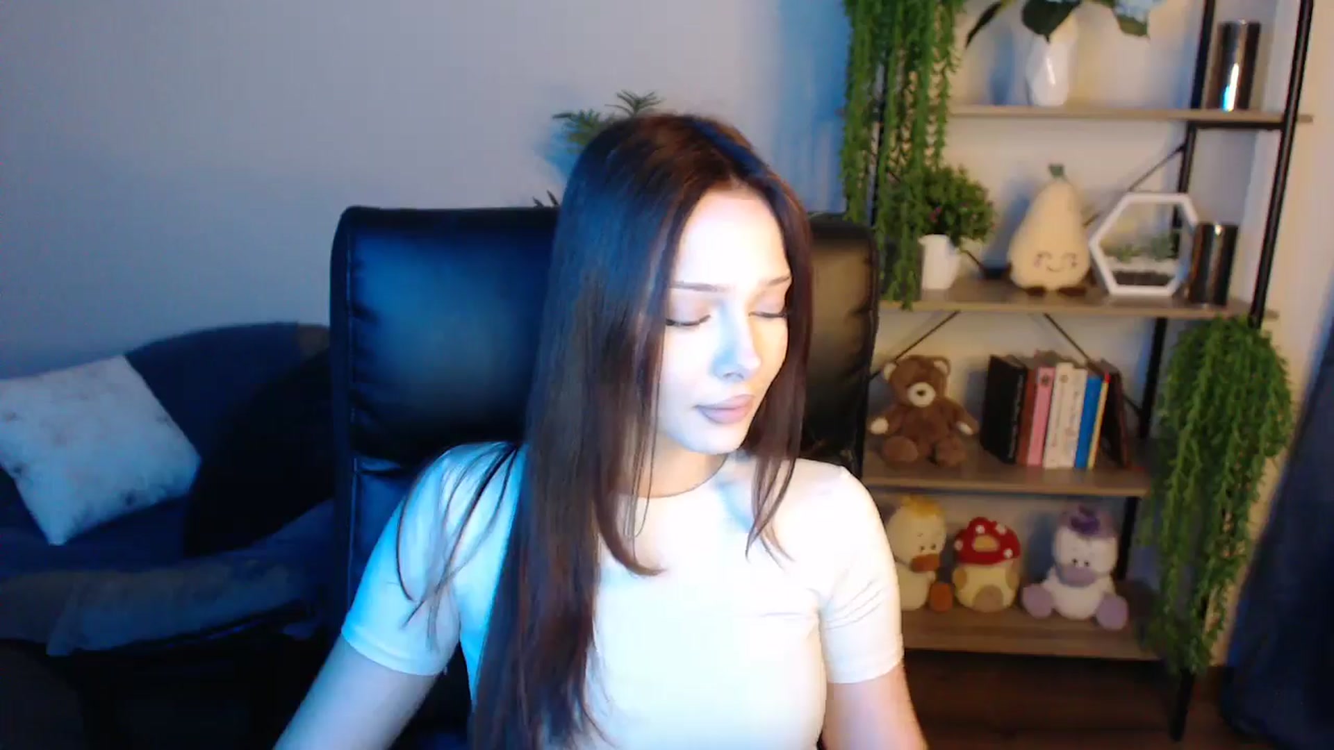 Gallery image thumbnail from KateManelli's myfreecams stream on, 04/15/2025, 08:54 image 8 of 20