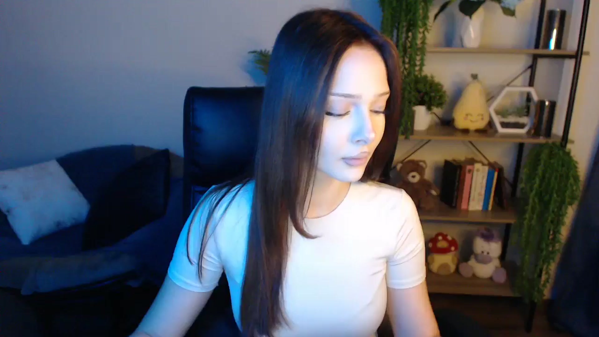 Gallery image thumbnail from KateManelli's myfreecams stream on, 04/15/2025, 08:54 image 7 of 20
