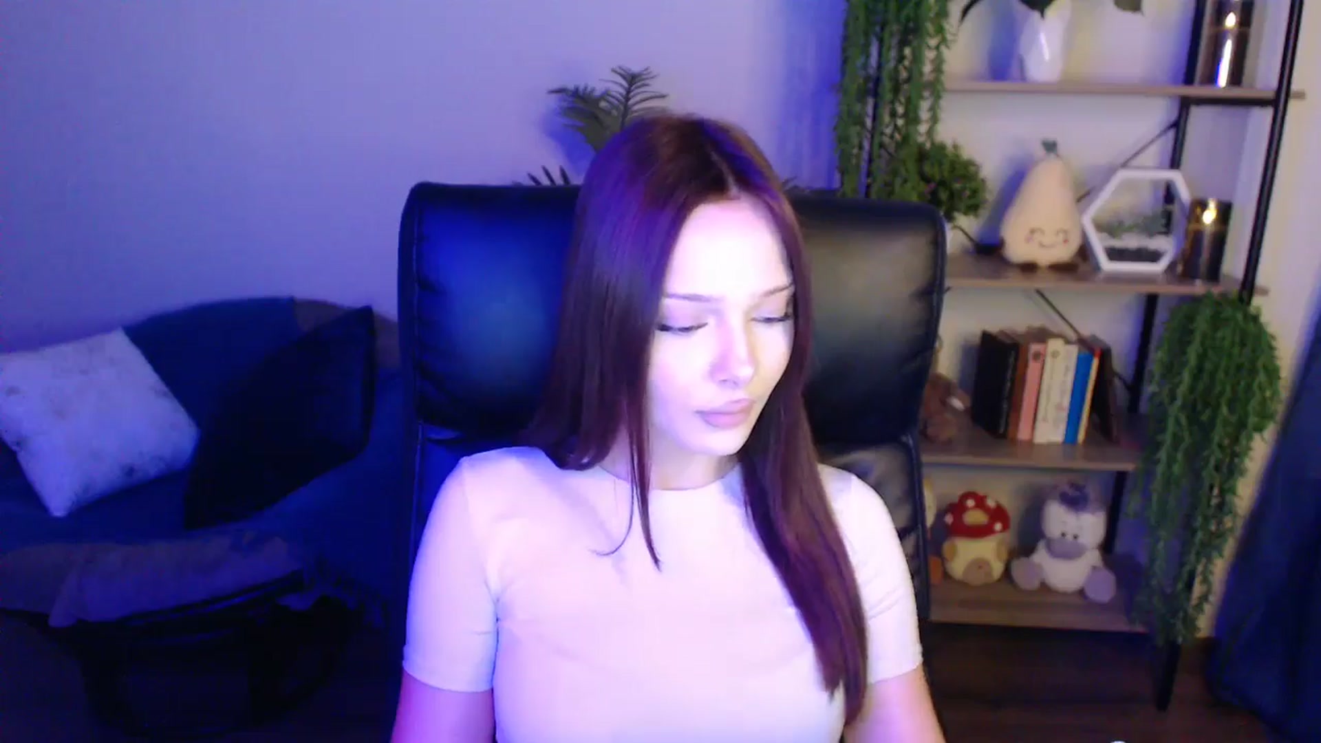 Gallery image thumbnail from KateManelli's myfreecams stream on, 04/15/2025, 11:10 image 9 of 20