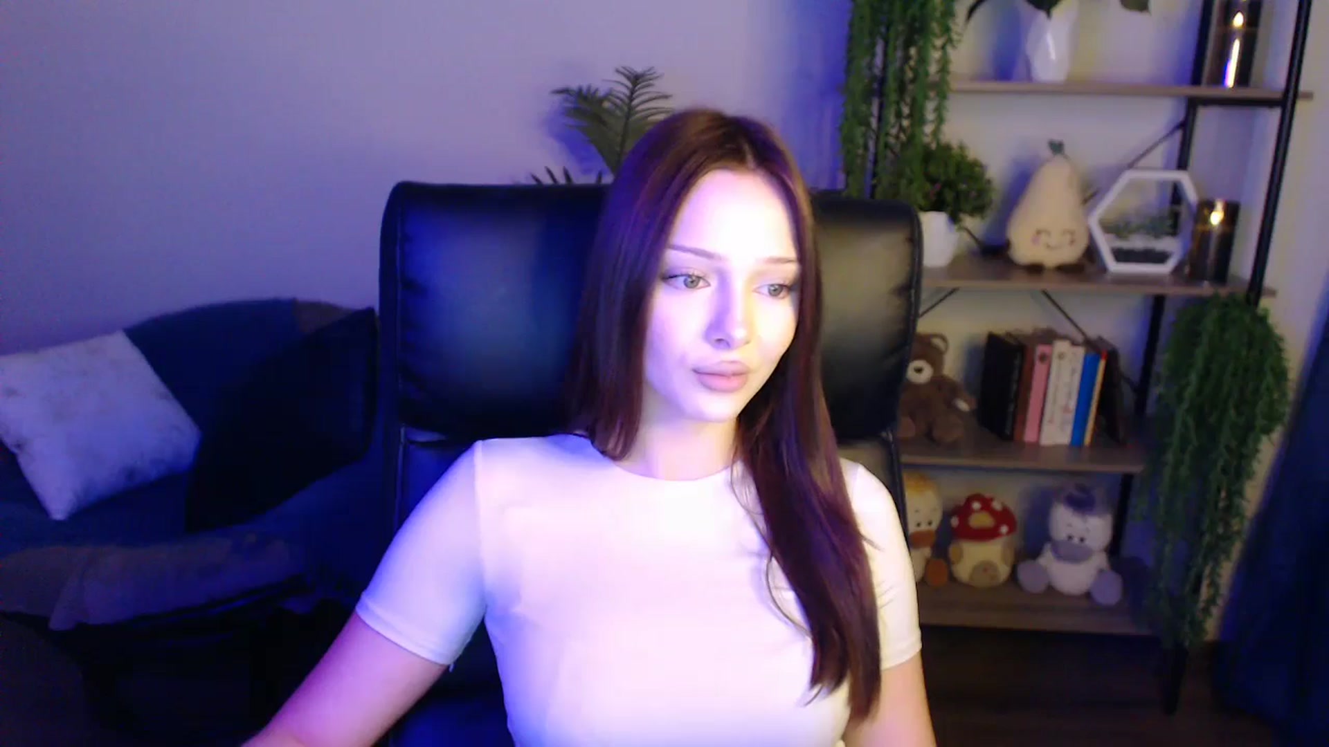 Gallery image thumbnail from KateManelli's myfreecams stream on, 04/15/2025, 11:32 image 3 of 20