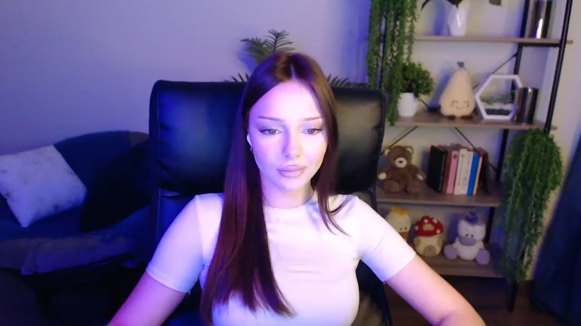 Gallery image thumbnail from KateManelli's myfreecams stream on, 04/15/2025, 13:56 image 11 of 20