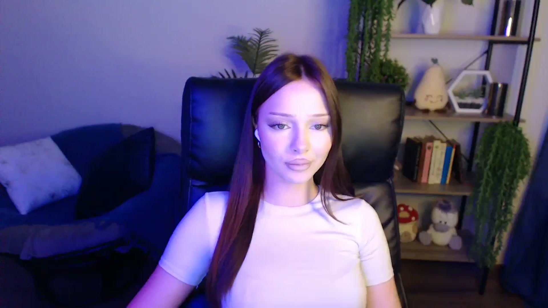 Gallery image thumbnail from KateManelli's myfreecams stream on, 04/15/2025, 13:56 image 3 of 20