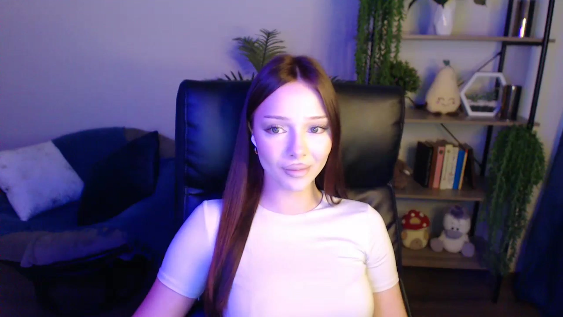 Gallery image thumbnail from KateManelli's myfreecams stream on, 04/15/2025, 13:56 image 2 of 20