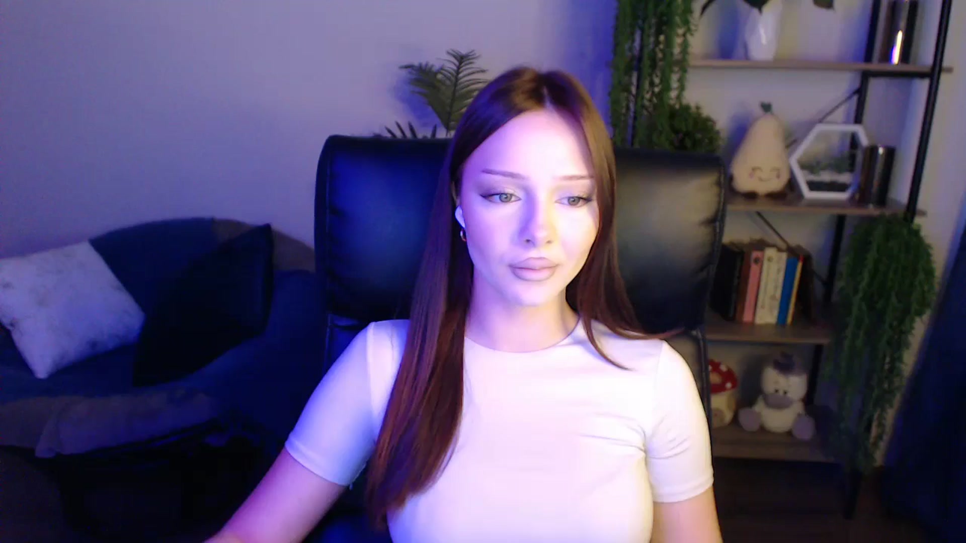 Gallery image thumbnail from KateManelli's myfreecams stream on, 04/15/2025, 13:56 image 1 of 20