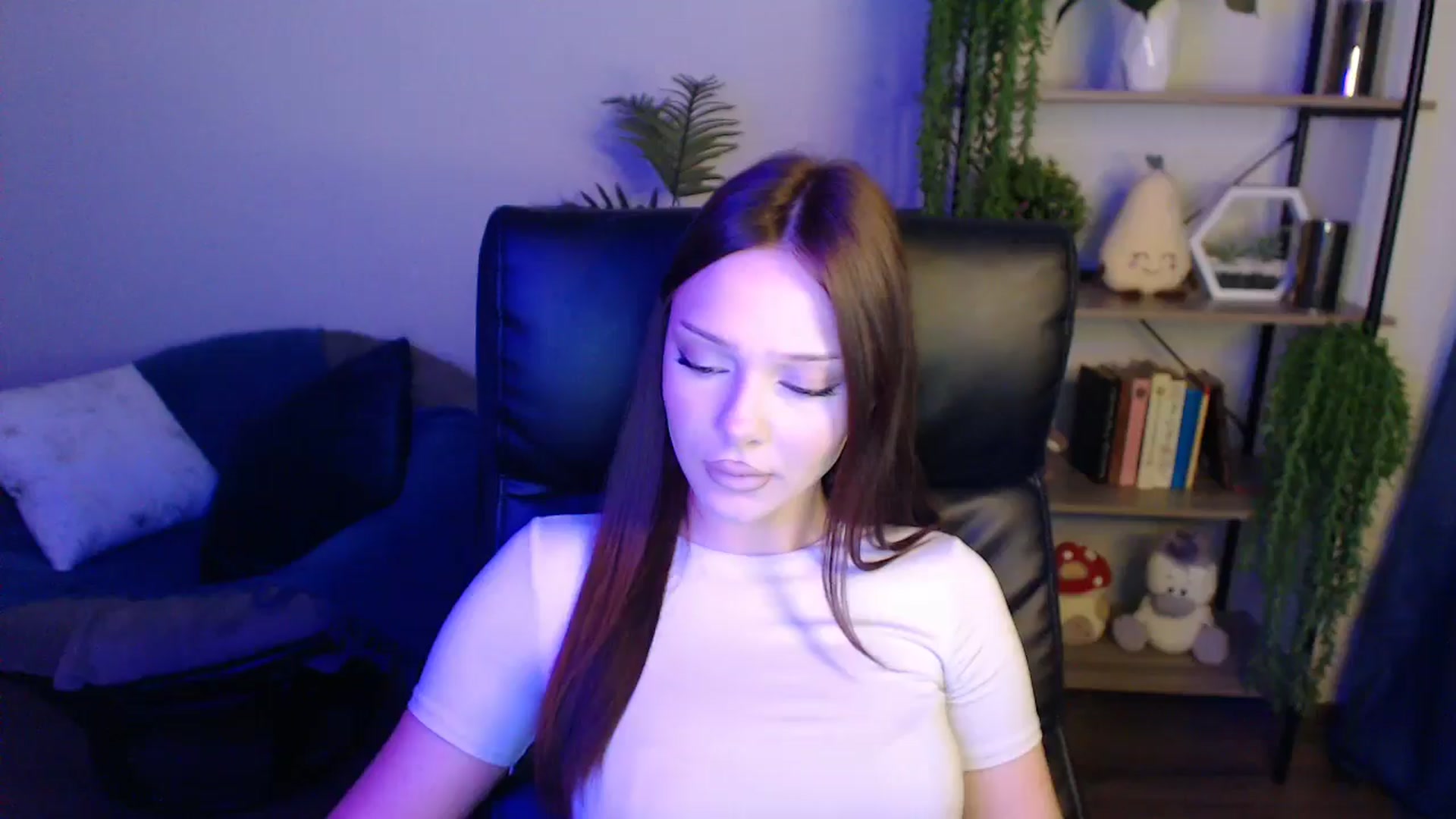 Gallery image thumbnail from KateManelli's myfreecams stream on, 04/15/2025, 13:56 image 4 of 20