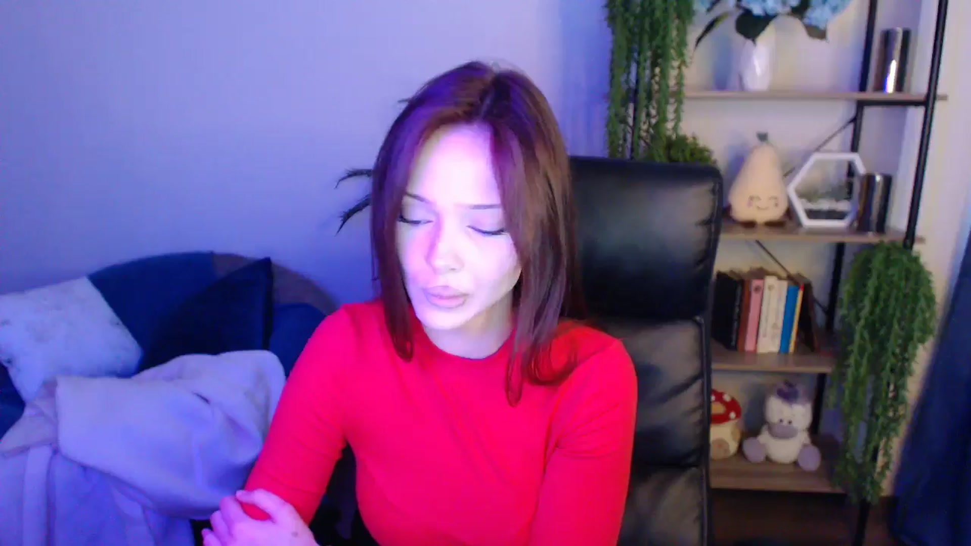 Gallery image thumbnail from KateManelli's myfreecams stream on, 04/16/2025, 09:43 image 12 of 20