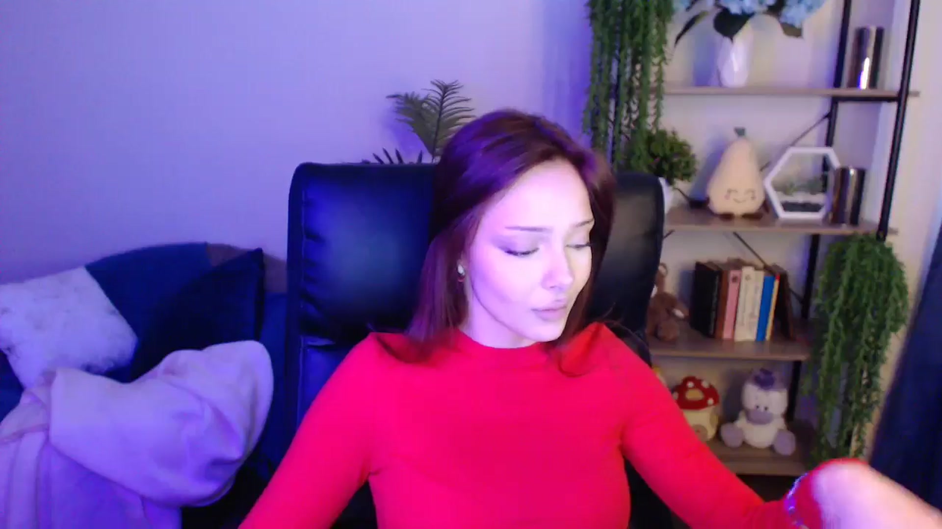 Gallery image thumbnail from KateManelli's myfreecams stream on, 04/16/2025, 11:02 image 4 of 20