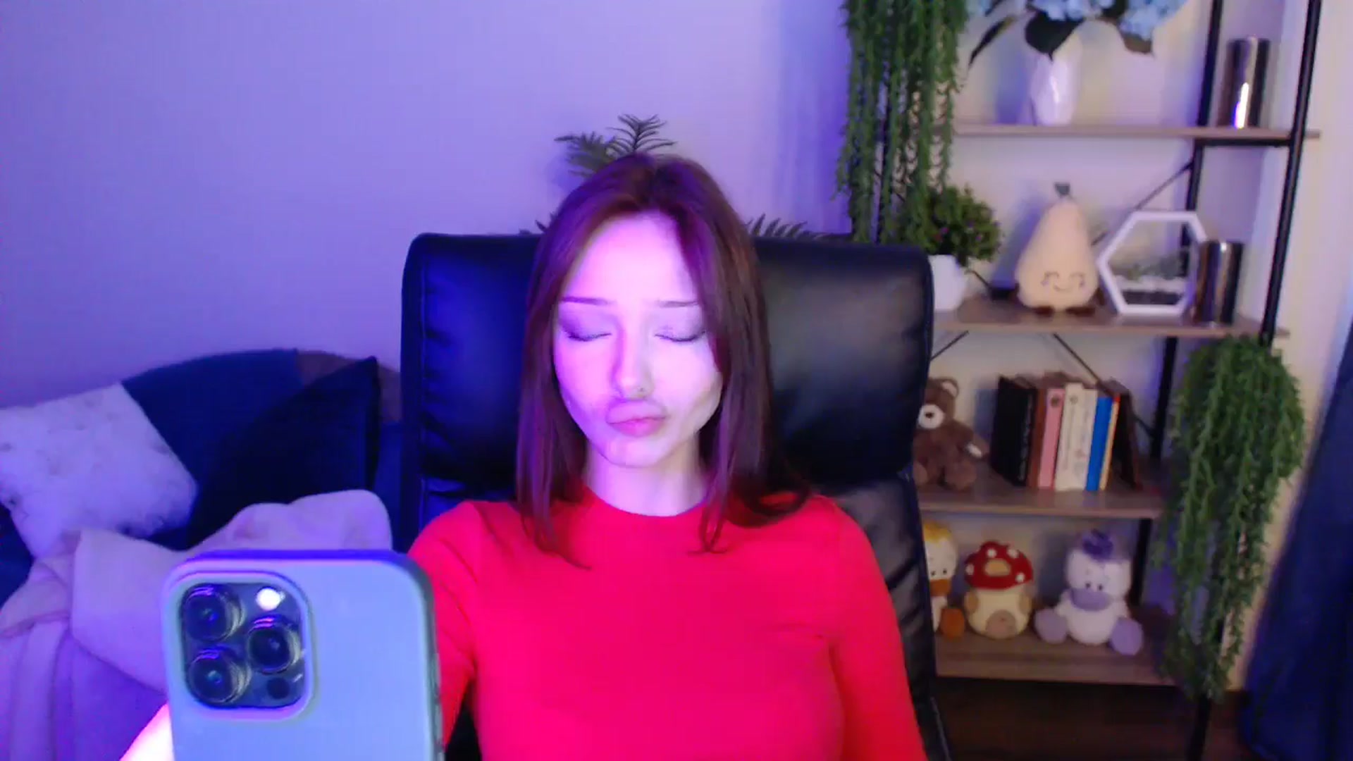 Gallery image thumbnail from KateManelli's myfreecams stream on, 04/16/2025, 11:02 image 14 of 20