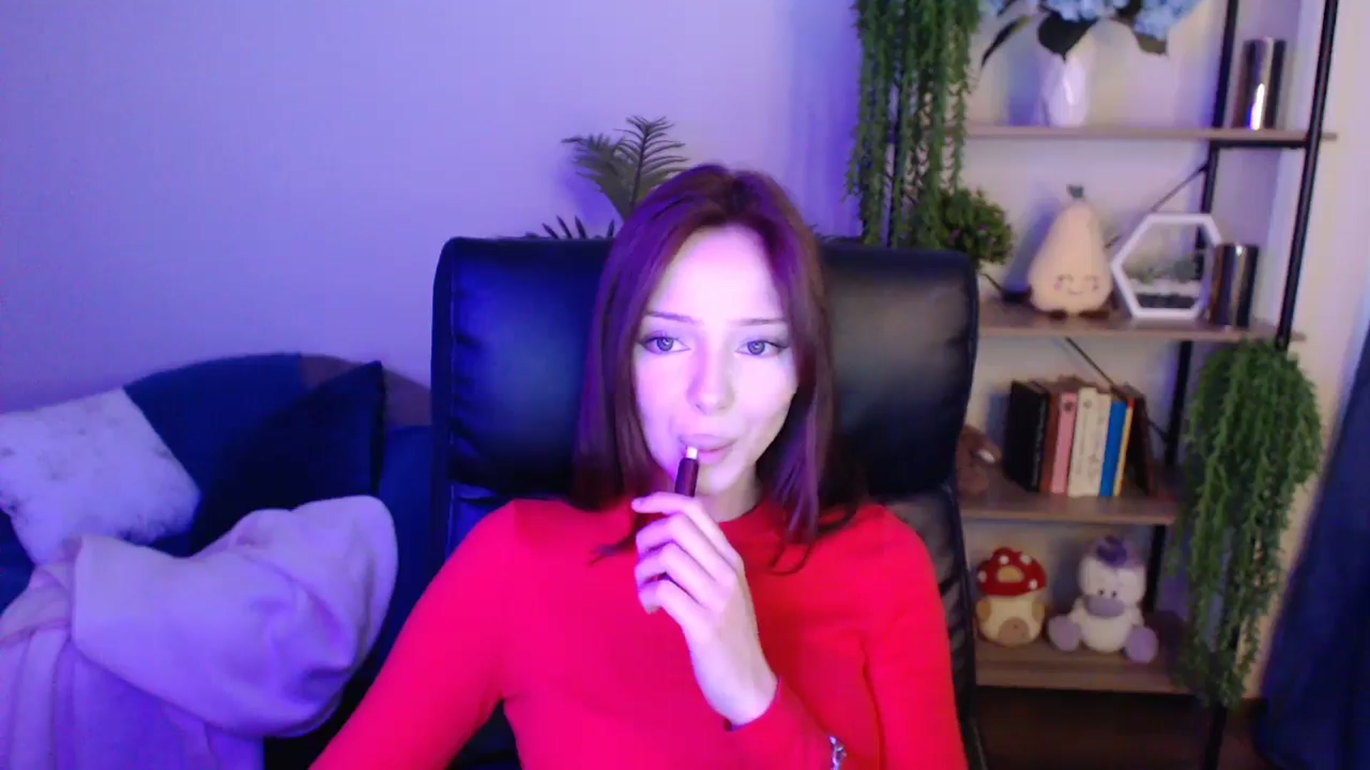 Gallery image thumbnail from KateManelli's myfreecams stream on, 04/16/2025, 11:02 image 13 of 20