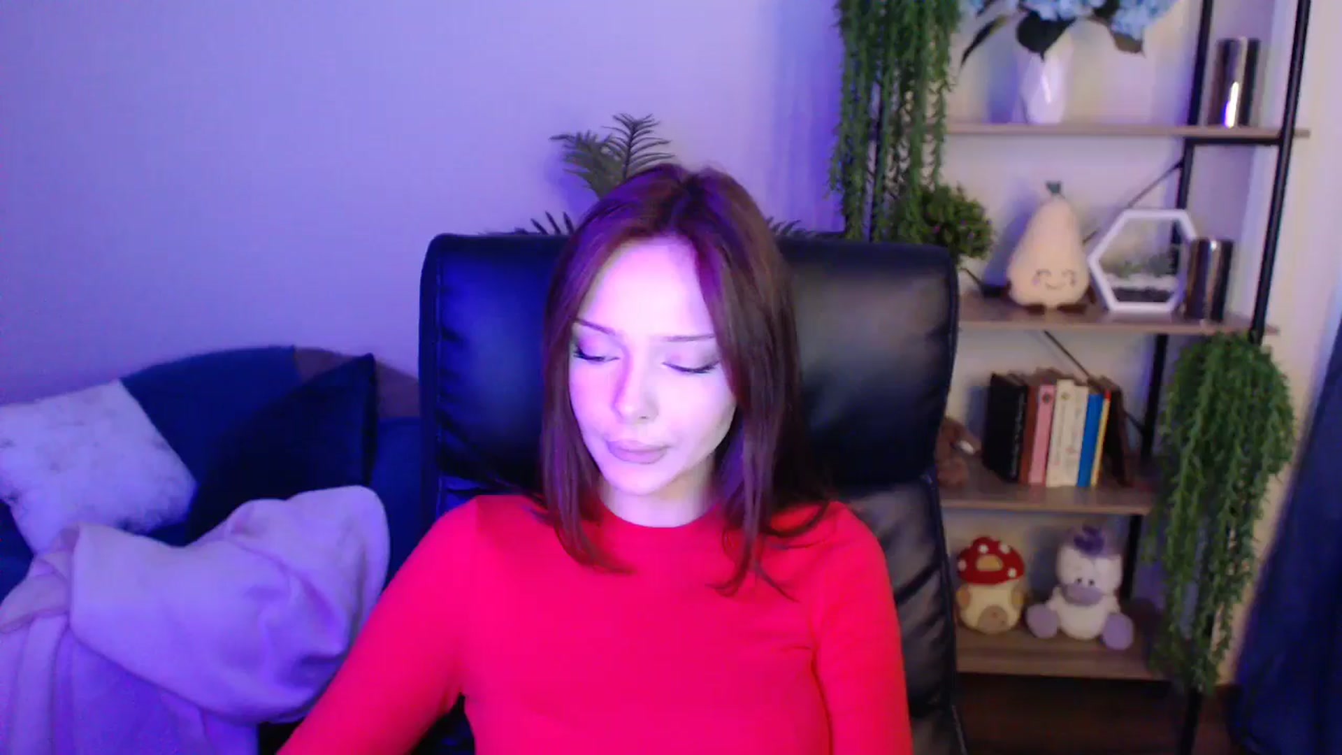 Gallery image thumbnail from KateManelli's myfreecams stream on, 04/16/2025, 11:02 image 16 of 20