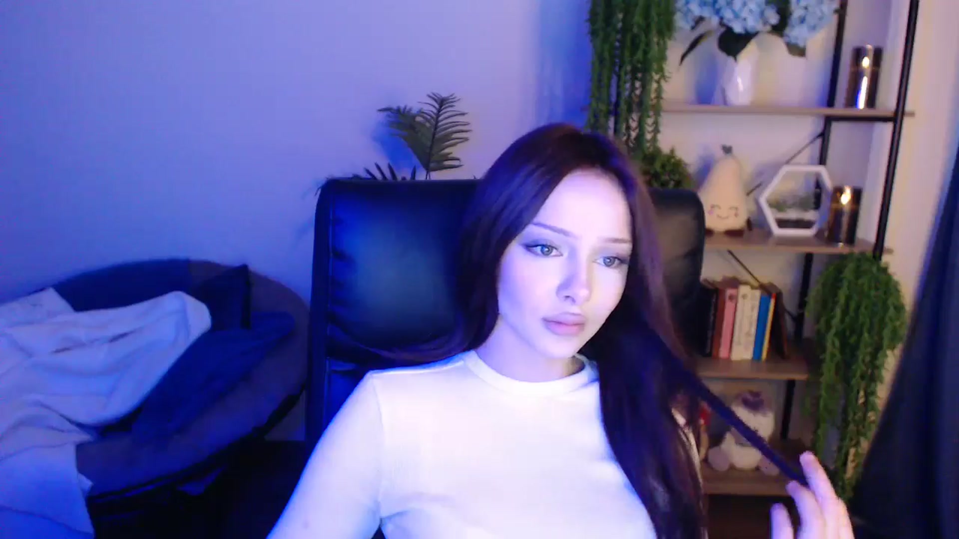Gallery image thumbnail from KateManelli's myfreecams stream on, 04/18/2025, 10:00 image 2 of 20