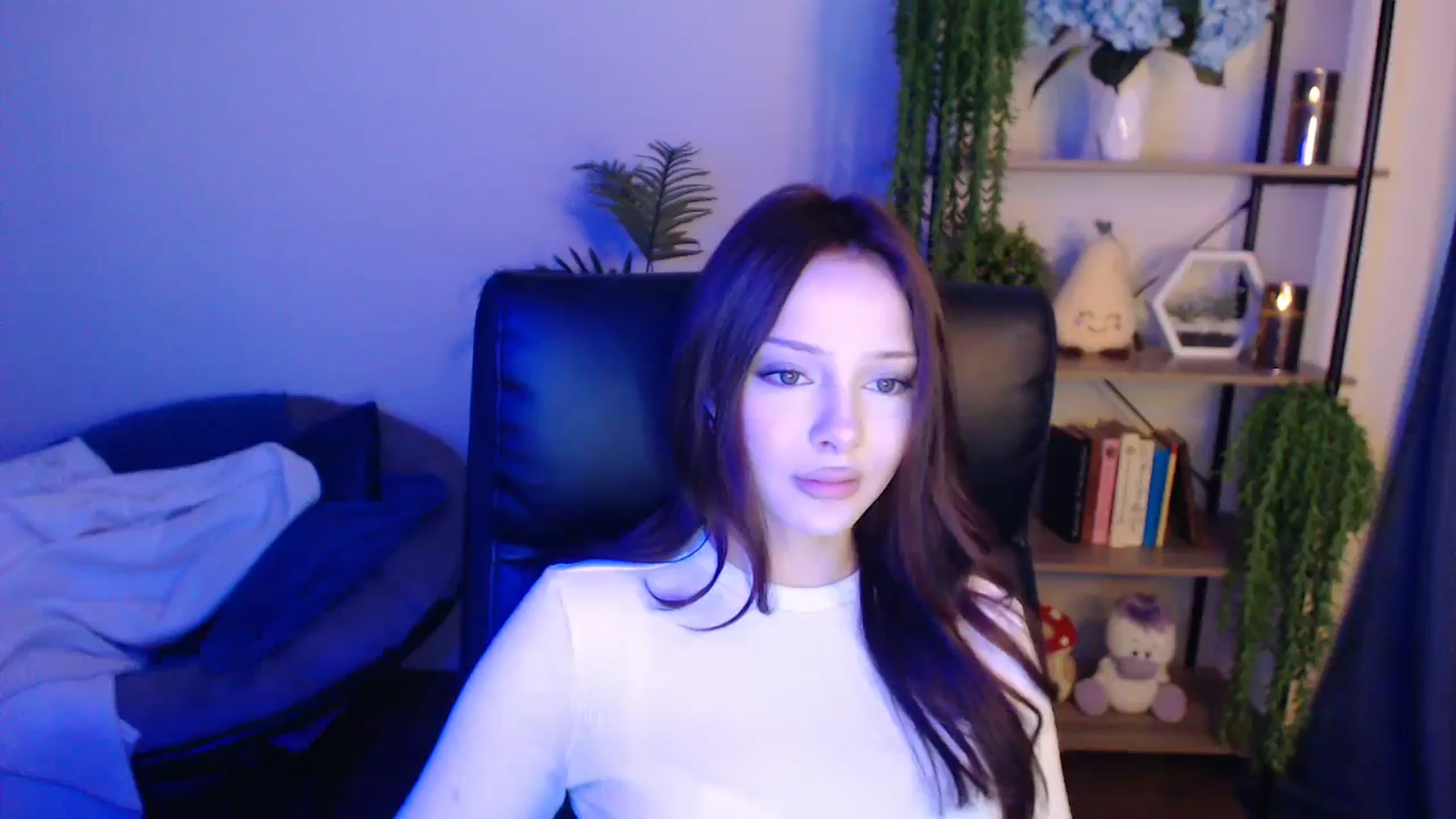 Gallery image thumbnail from KateManelli's myfreecams stream on, 04/18/2025, 10:00 image 5 of 20