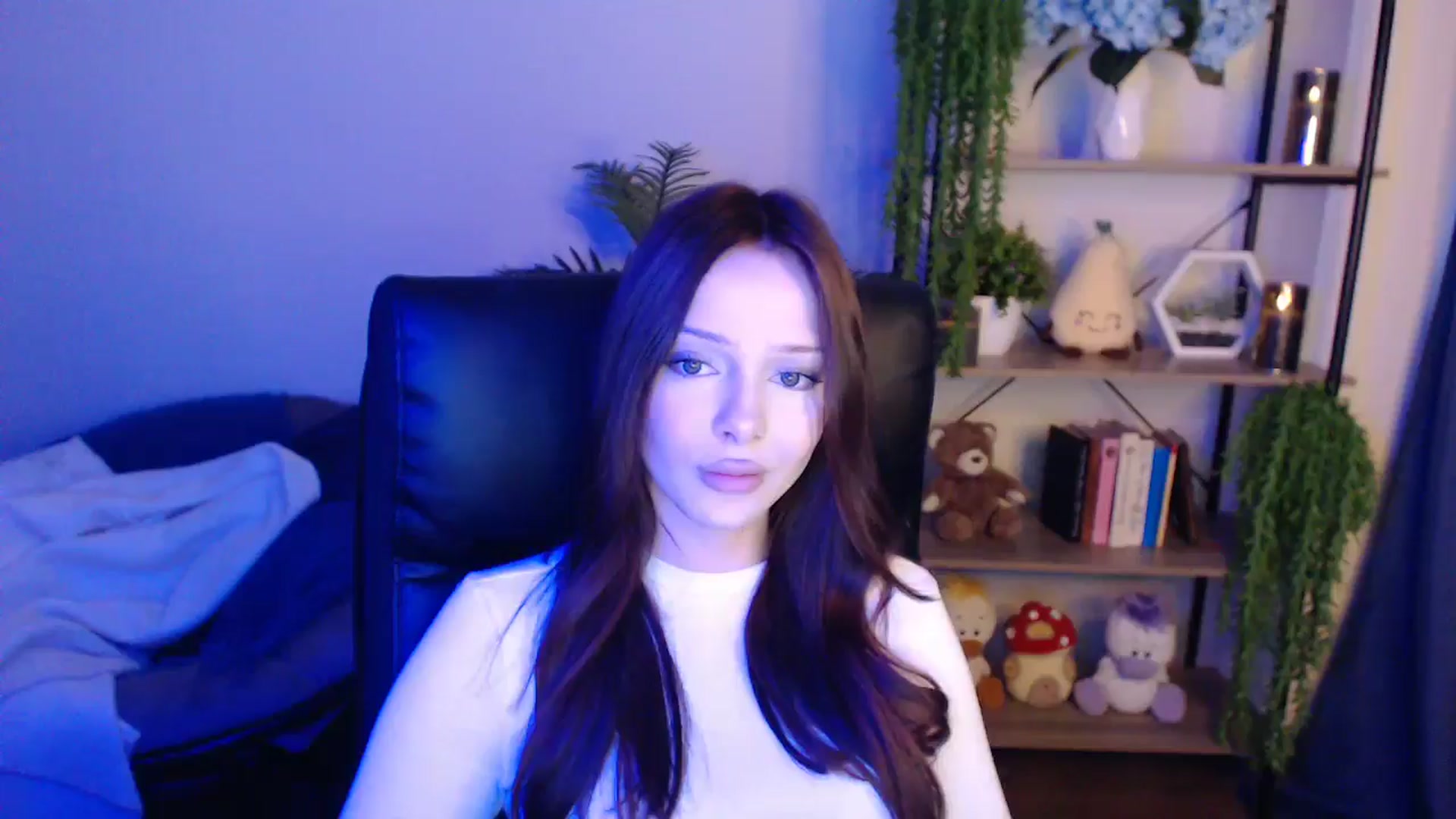 Gallery image thumbnail from KateManelli's myfreecams stream on, 04/18/2025, 10:00 image 19 of 20