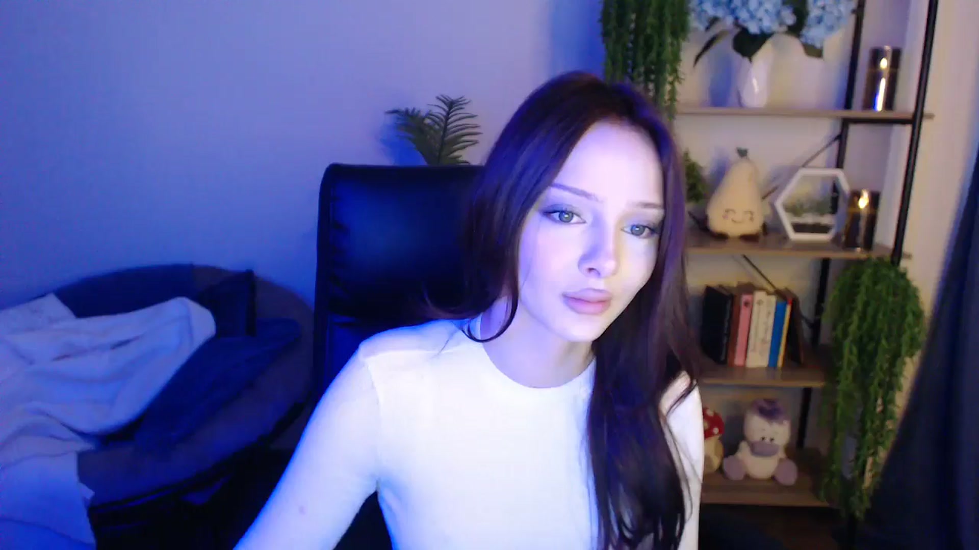 Gallery image thumbnail from KateManelli's myfreecams stream on, 04/18/2025, 10:00 image 10 of 20