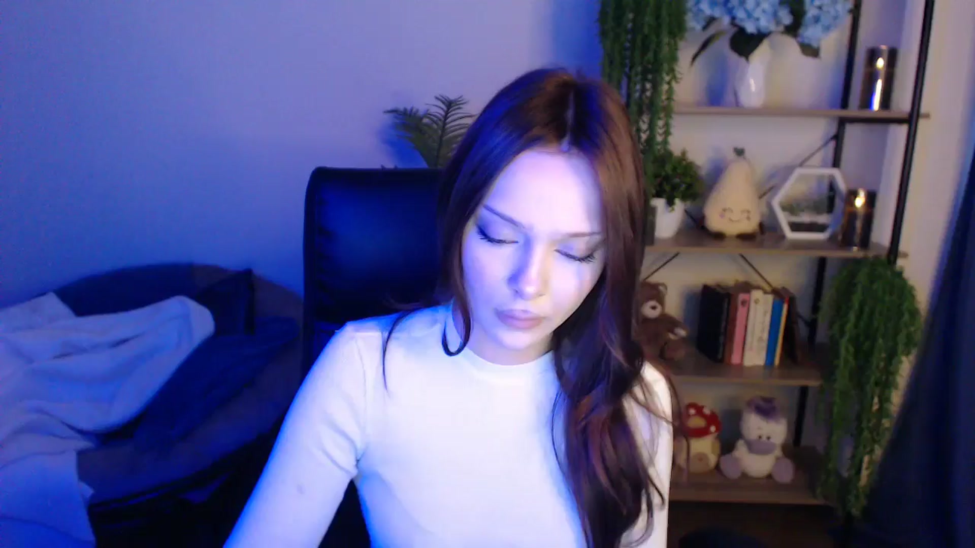 Gallery image thumbnail from KateManelli's myfreecams stream on, 04/18/2025, 10:25 image 10 of 20