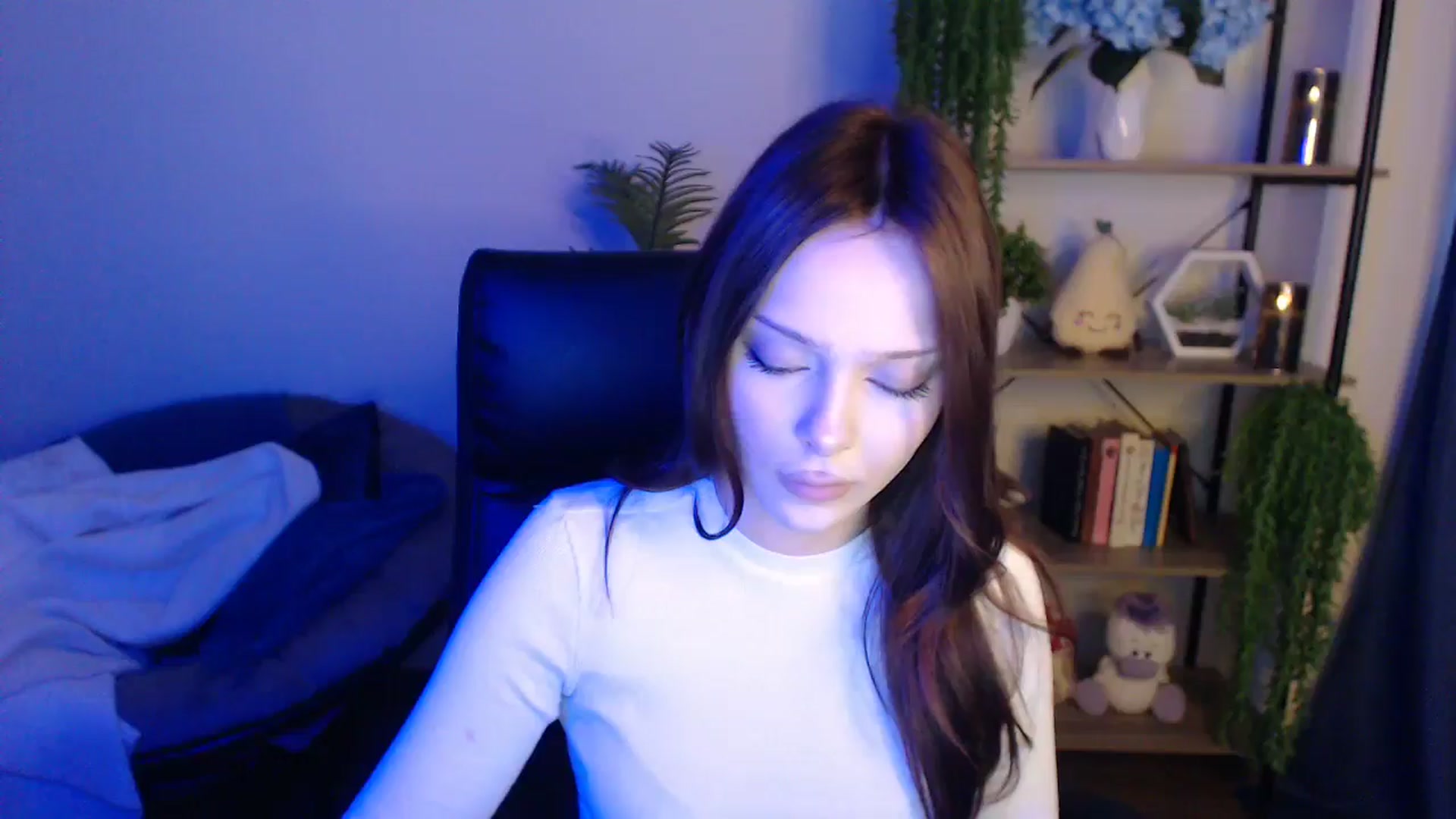 Gallery image thumbnail from KateManelli's myfreecams stream on, 04/18/2025, 10:25 image 6 of 20