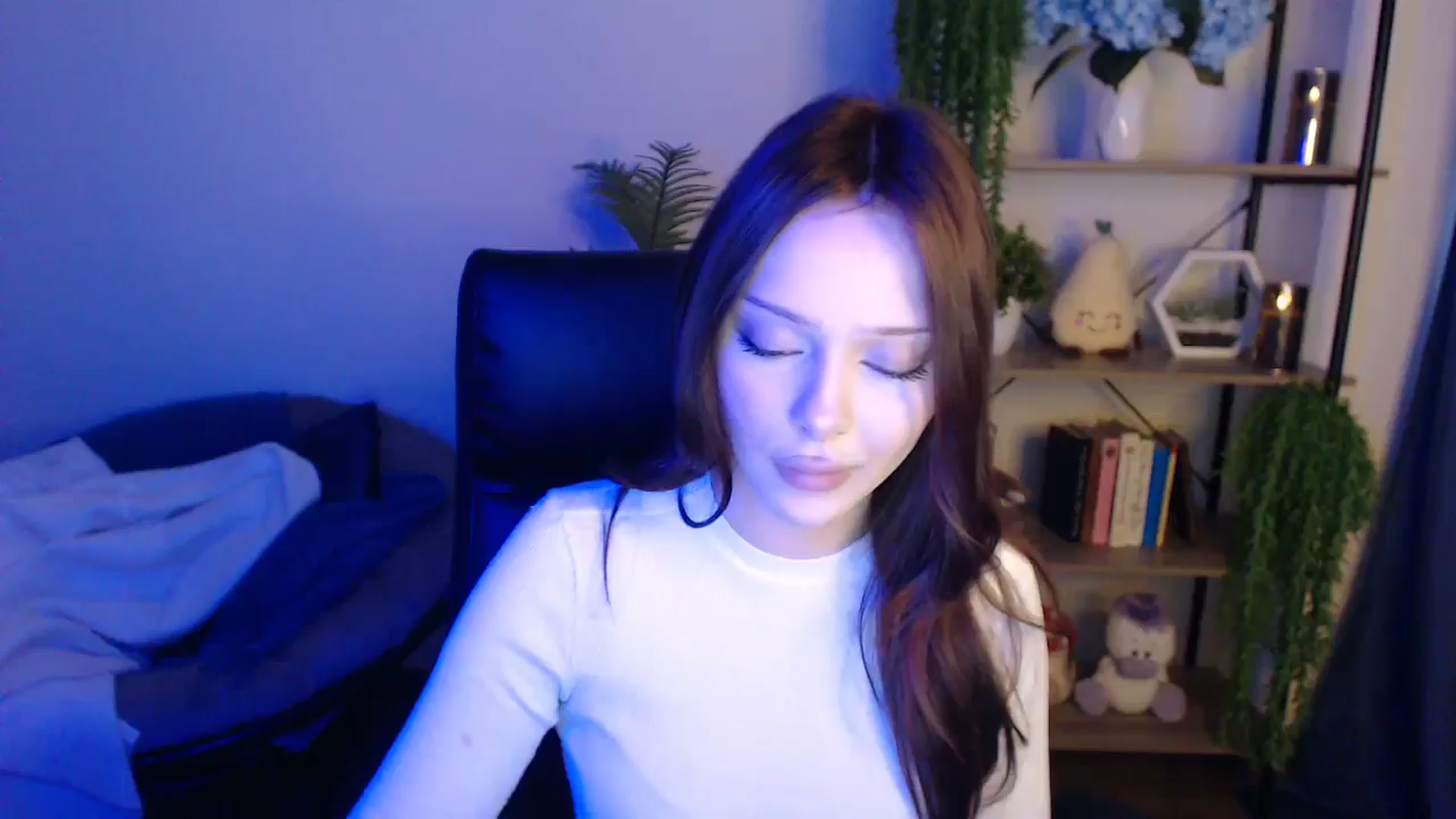 Gallery image thumbnail from KateManelli's myfreecams stream on, 04/18/2025, 10:25 image 5 of 20