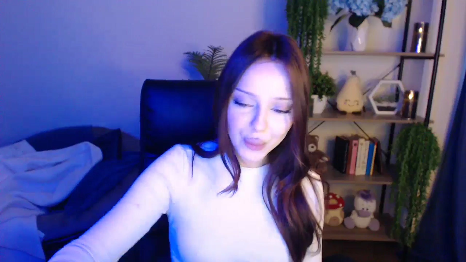 Gallery image thumbnail from KateManelli's myfreecams stream on, 04/18/2025, 10:25 image 2 of 20
