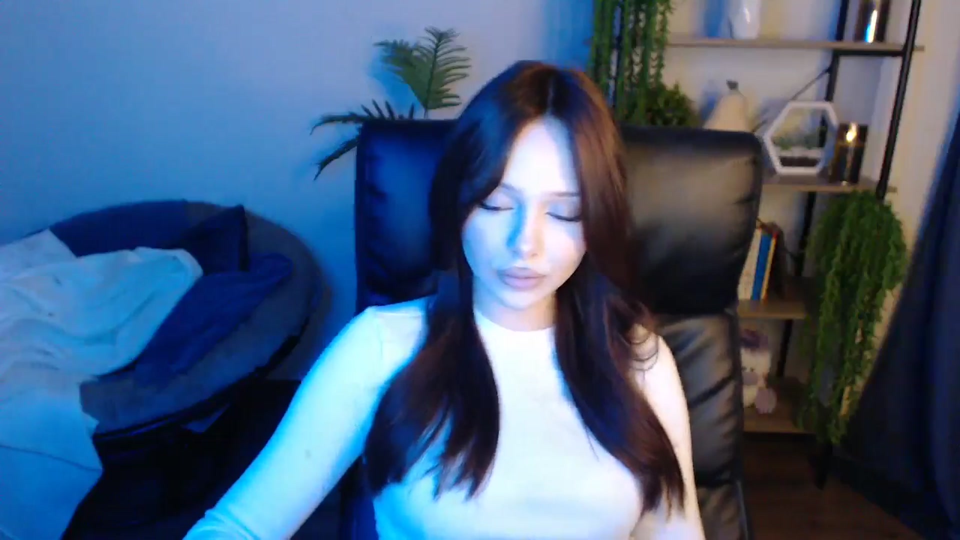 Gallery image thumbnail from KateManelli's myfreecams stream on, 04/18/2025, 12:47 image 20 of 20