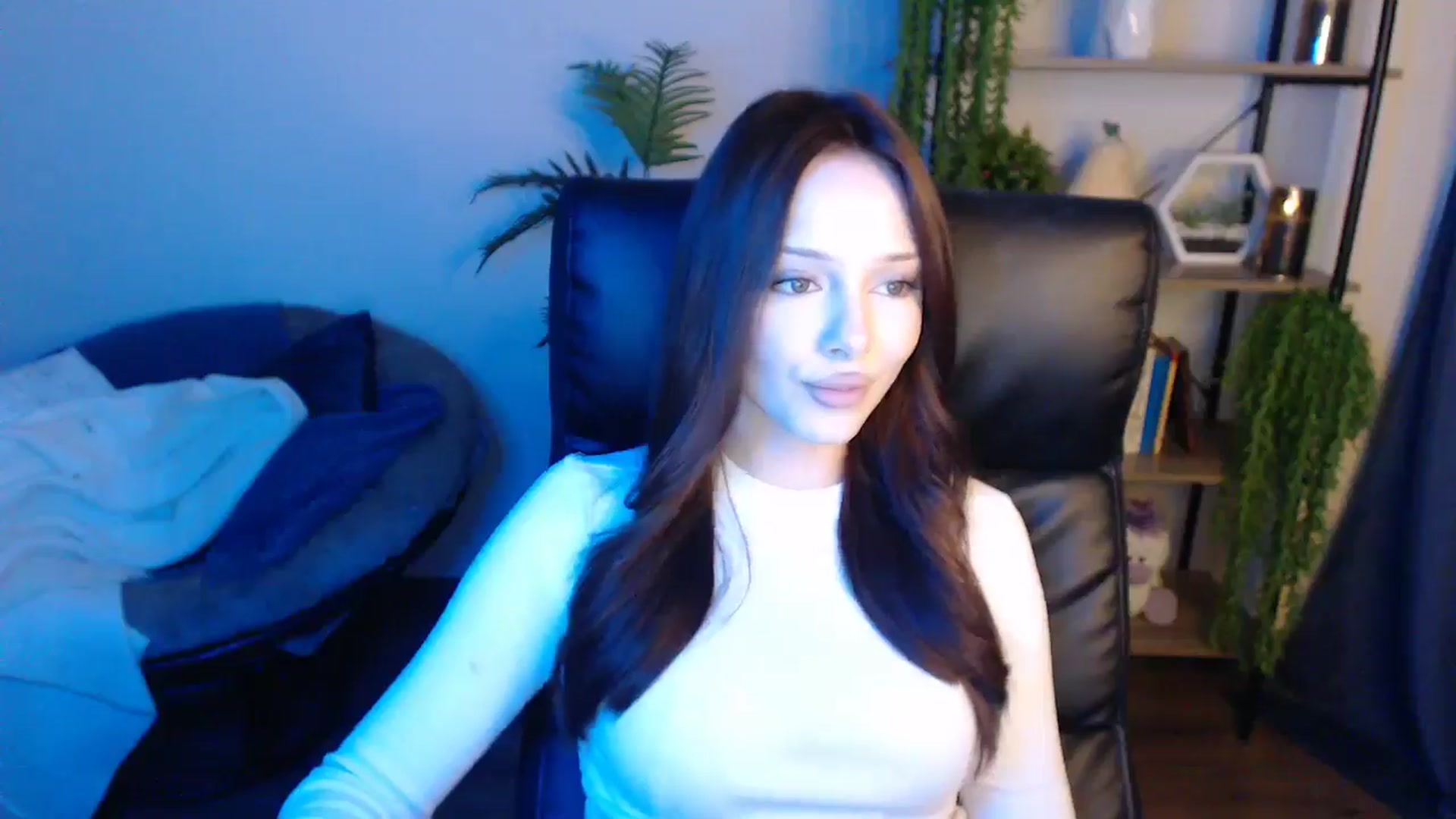 Gallery image thumbnail from KateManelli's myfreecams stream on, 04/18/2025, 12:47 image 18 of 20