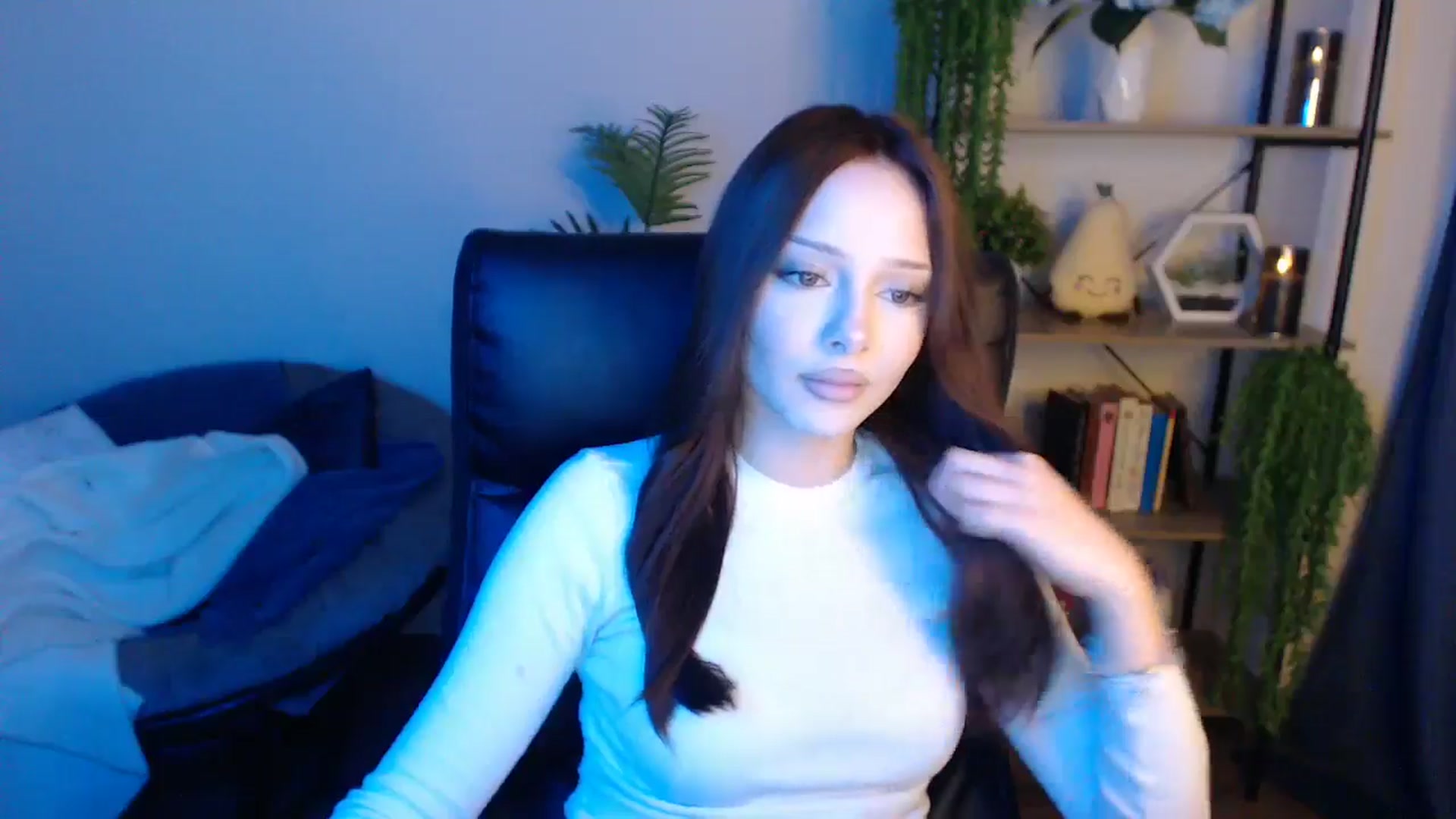 Gallery image thumbnail from KateManelli's myfreecams stream on, 04/18/2025, 12:47 image 7 of 20