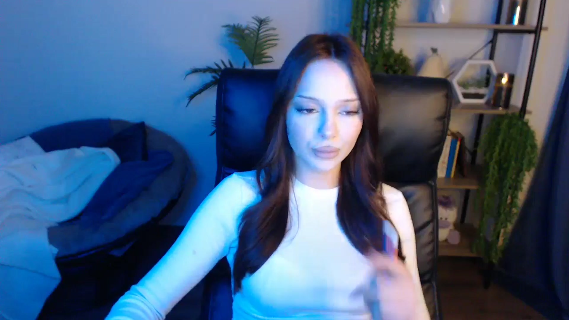 Gallery image thumbnail from KateManelli's myfreecams stream on, 04/18/2025, 12:47 image 16 of 20