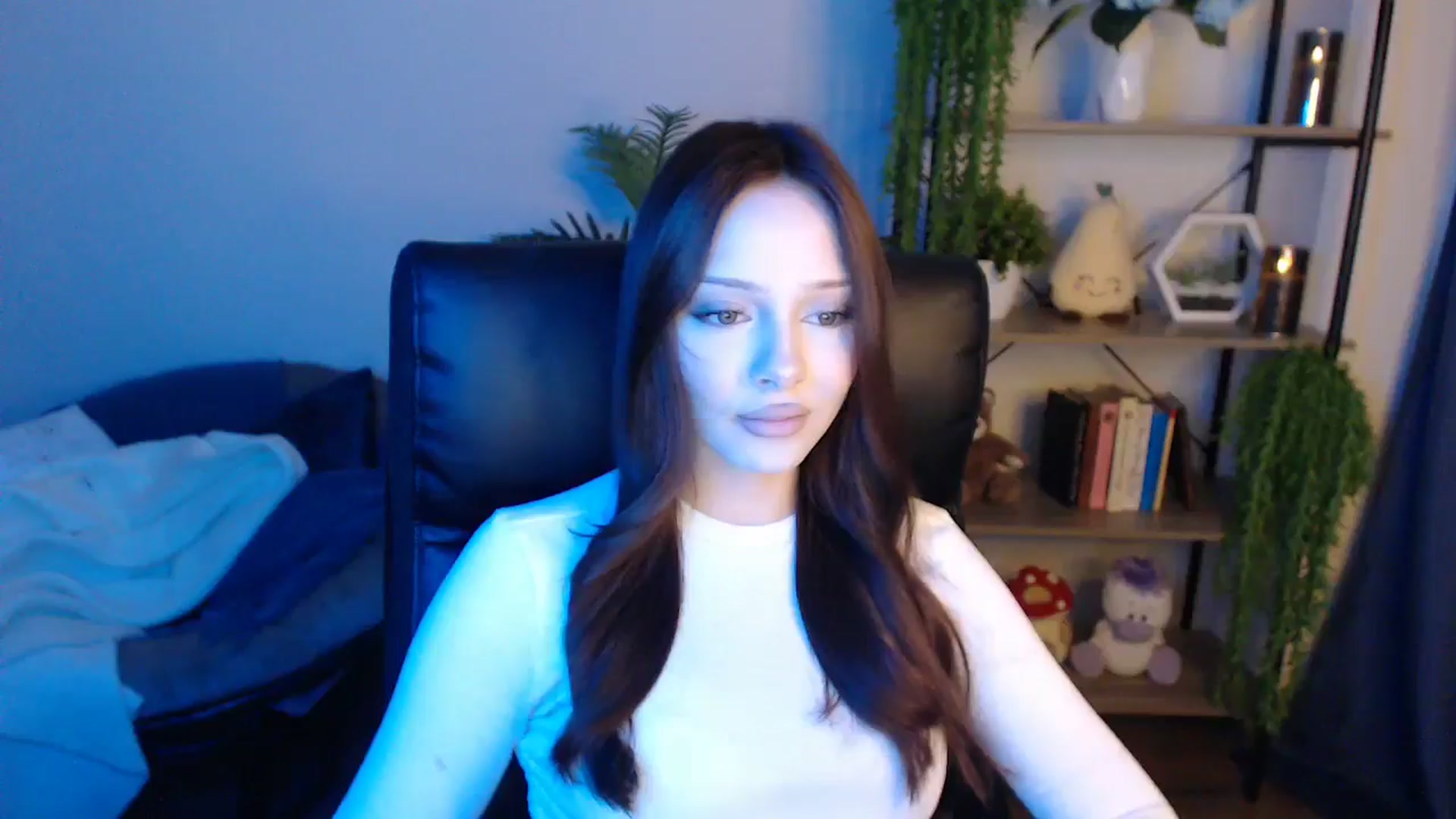 Gallery image thumbnail from KateManelli's myfreecams stream on, 04/18/2025, 12:47 image 8 of 20