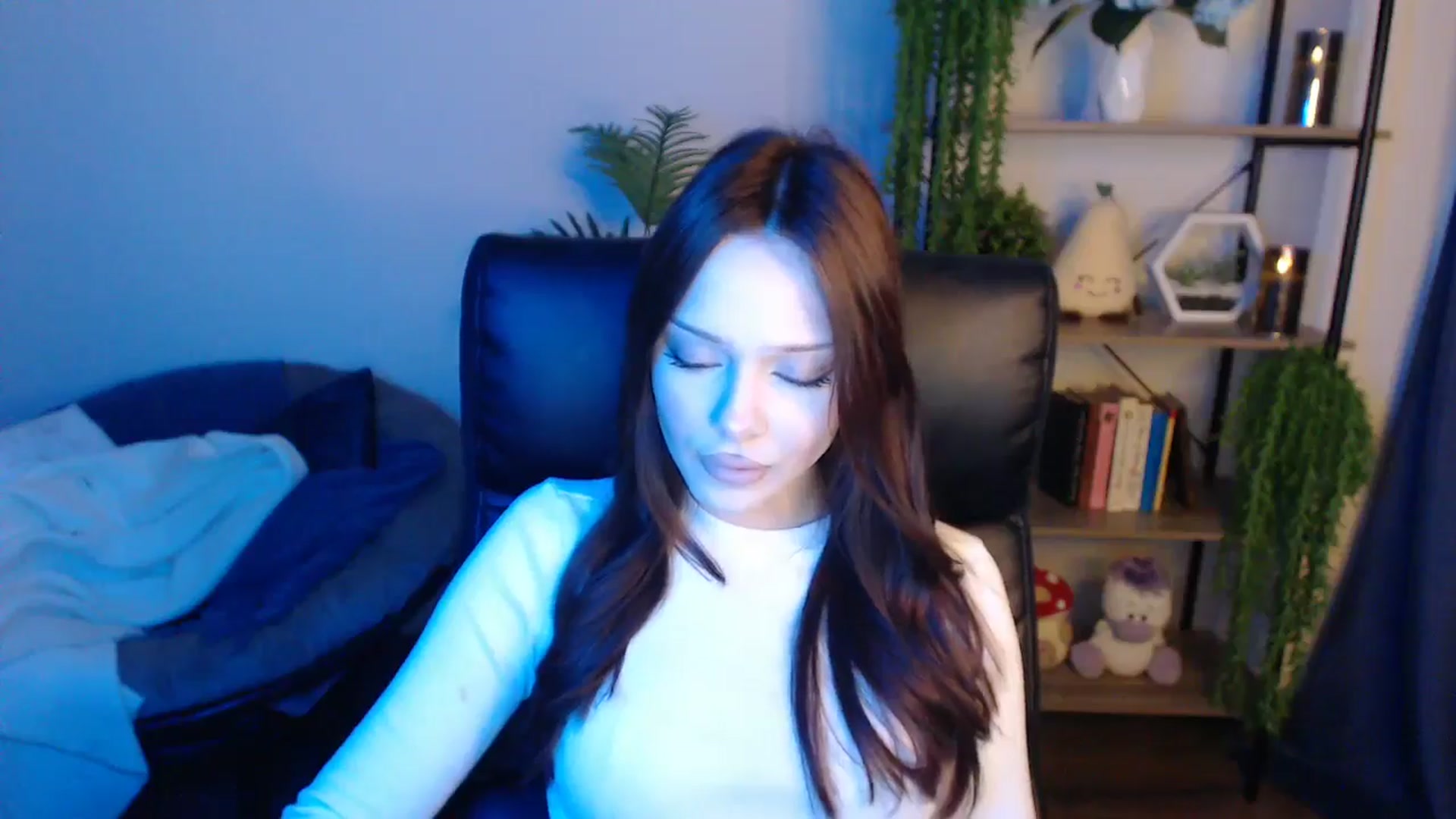 Gallery image thumbnail from KateManelli's myfreecams stream on, 04/18/2025, 12:47 image 3 of 20