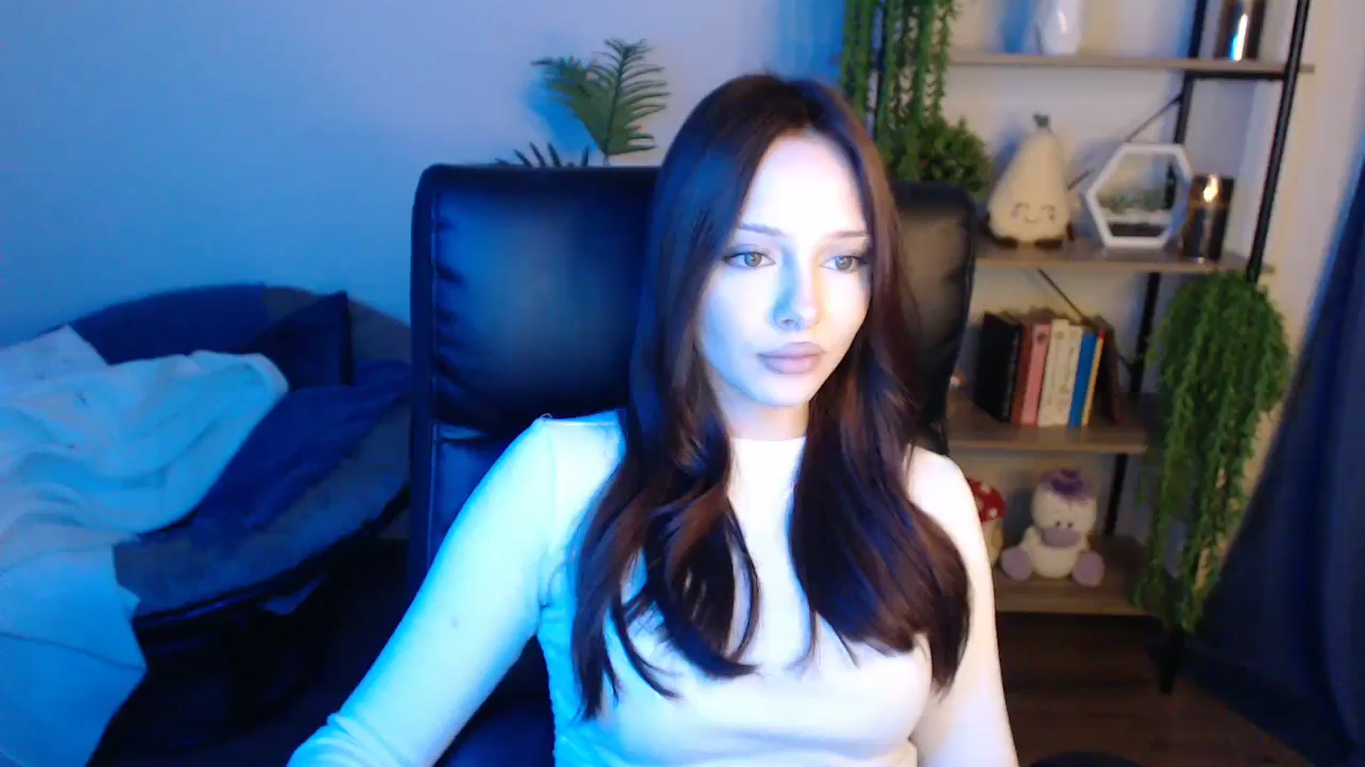 Gallery image thumbnail from KateManelli's myfreecams stream on, 04/18/2025, 13:26 image 18 of 20