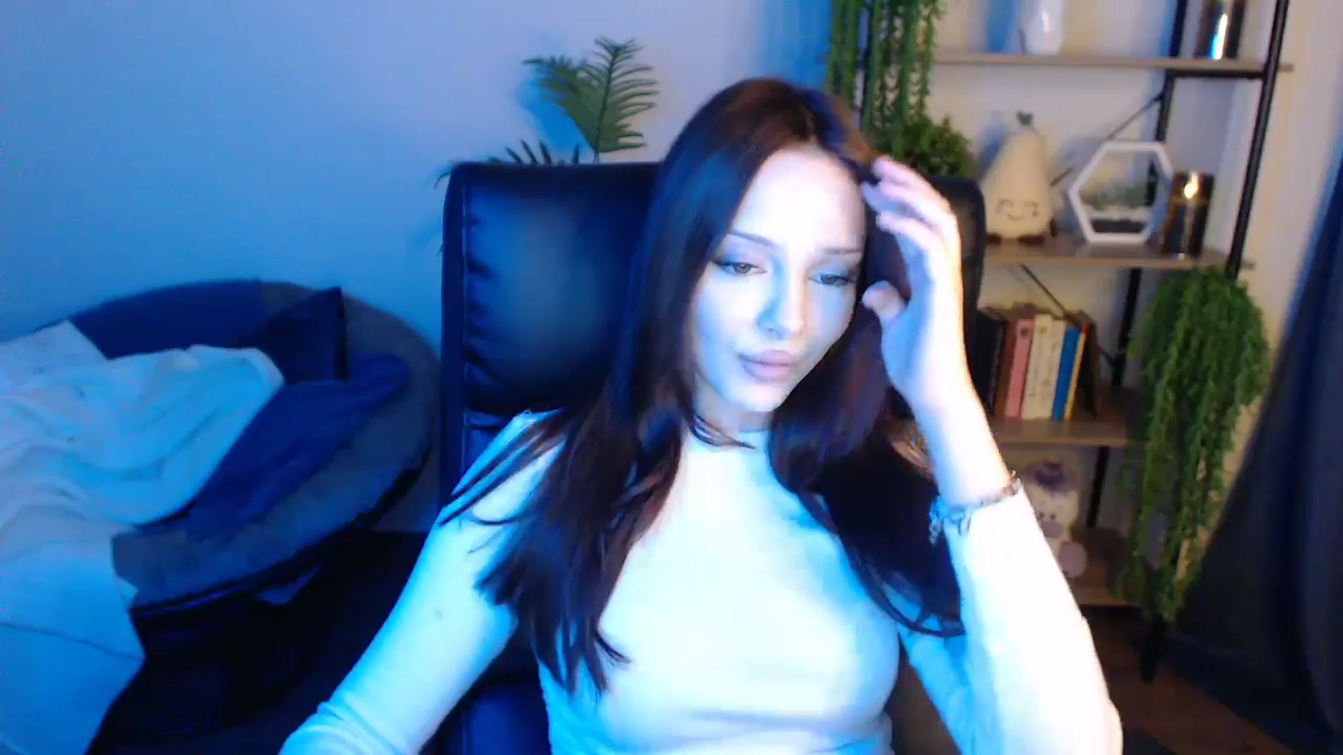 Gallery image thumbnail from KateManelli's myfreecams stream on, 04/18/2025, 13:26 image 13 of 20