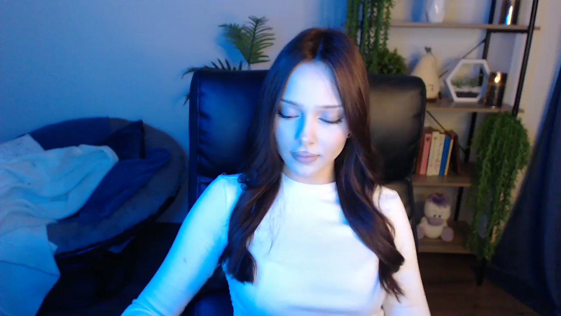 Gallery image thumbnail from KateManelli's myfreecams stream on, 04/18/2025, 13:26 image 1 of 20