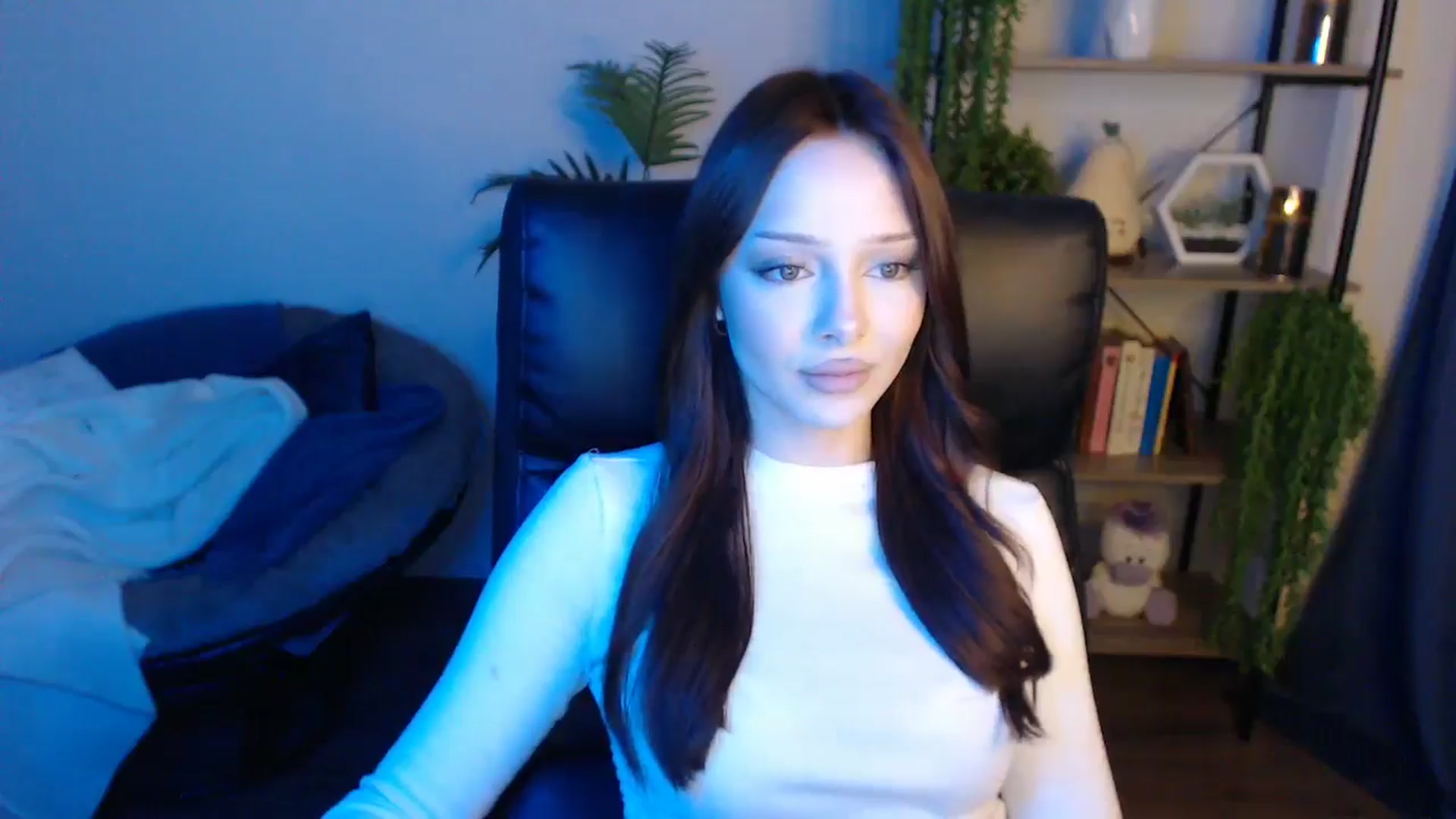 Gallery image thumbnail from KateManelli's myfreecams stream on, 04/18/2025, 13:26 image 2 of 20