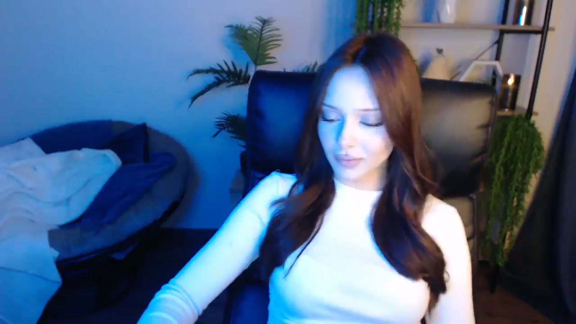 Gallery image thumbnail from KateManelli's myfreecams stream on, 04/18/2025, 13:26 image 7 of 20