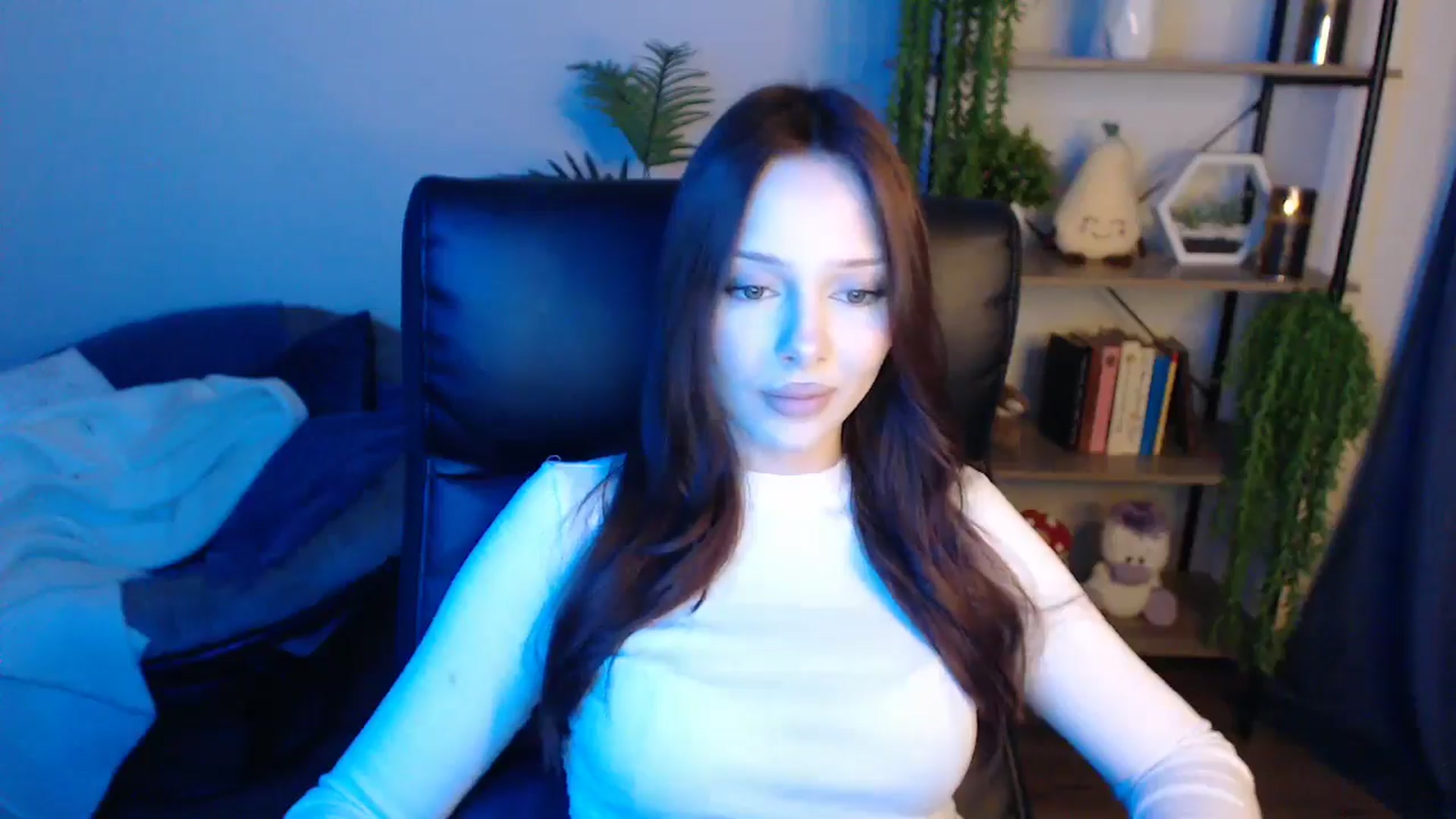 Gallery image thumbnail from KateManelli's myfreecams stream on, 04/18/2025, 13:52 image 9 of 20