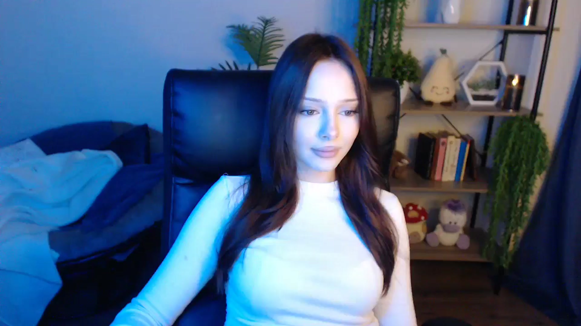 Gallery image thumbnail from KateManelli's myfreecams stream on, 04/18/2025, 13:52 image 10 of 20