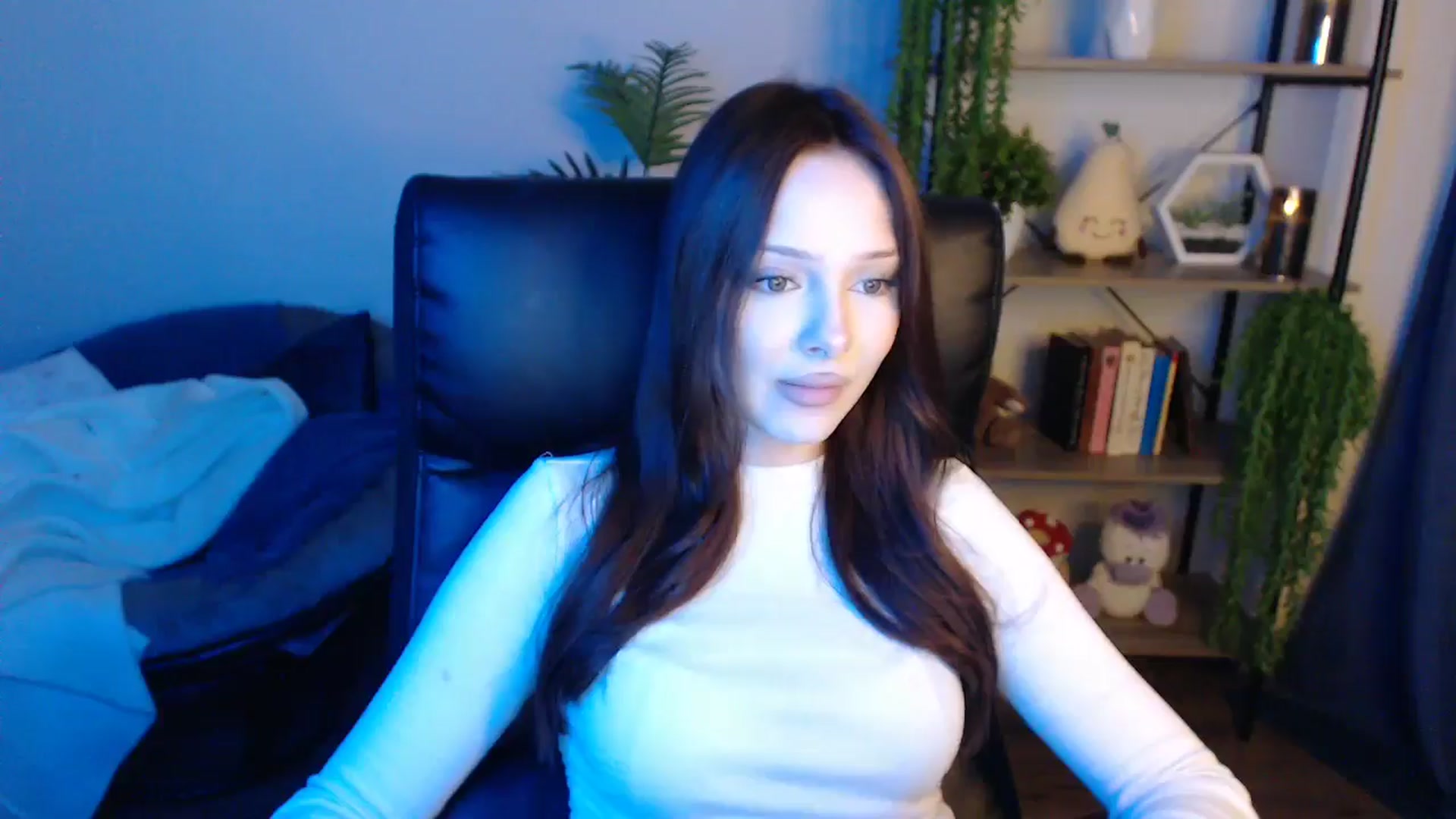 Gallery image thumbnail from KateManelli's myfreecams stream on, 04/18/2025, 13:52 image 14 of 20