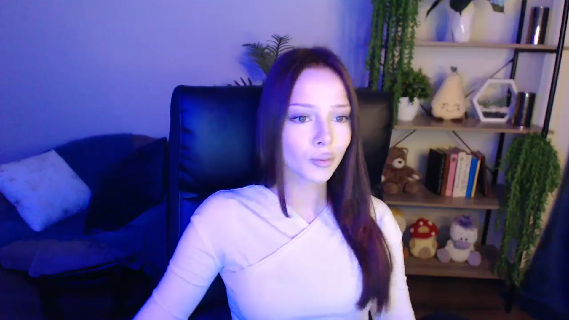 Gallery image thumbnail from KateManelli's myfreecams stream on, 04/19/2025, 09:19 image 13 of 20