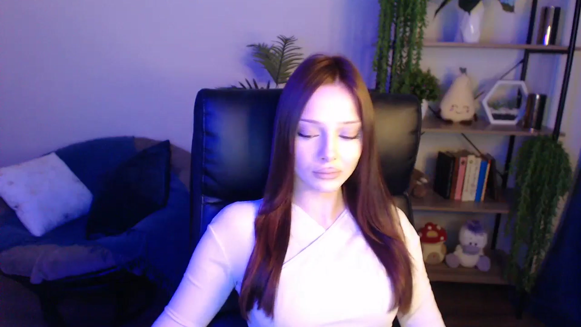 Gallery image thumbnail from KateManelli's myfreecams stream on, 04/19/2025, 10:19 image 16 of 20